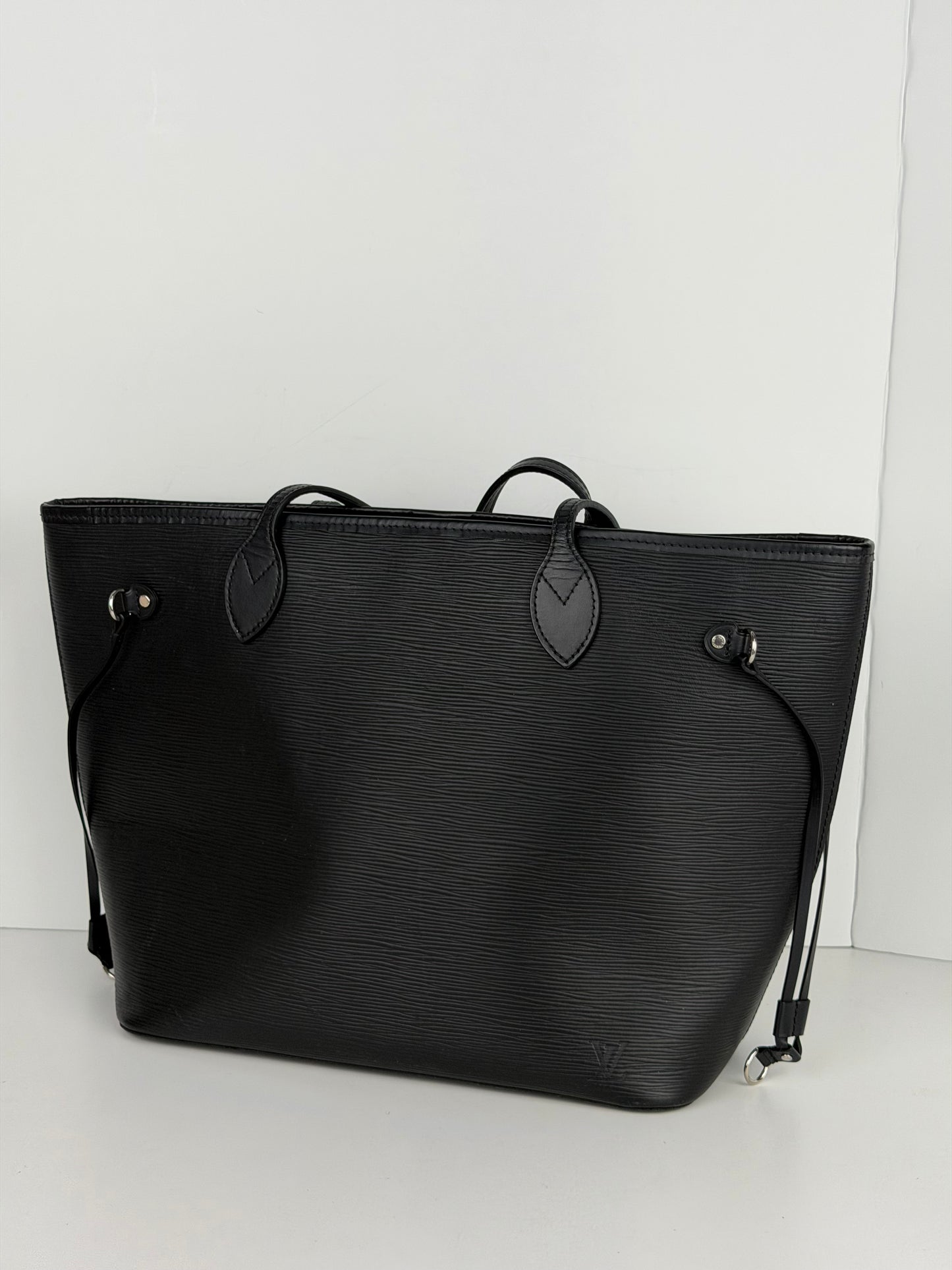 Louis Vuitton Neverfull MM Tote Bag in Black Epi Leather NFC YC-6