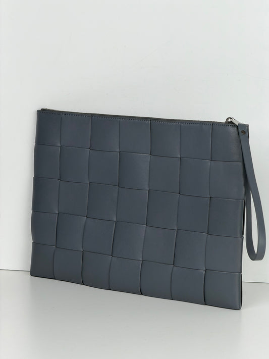 Bottega Veneta Intrecciato leather pouch