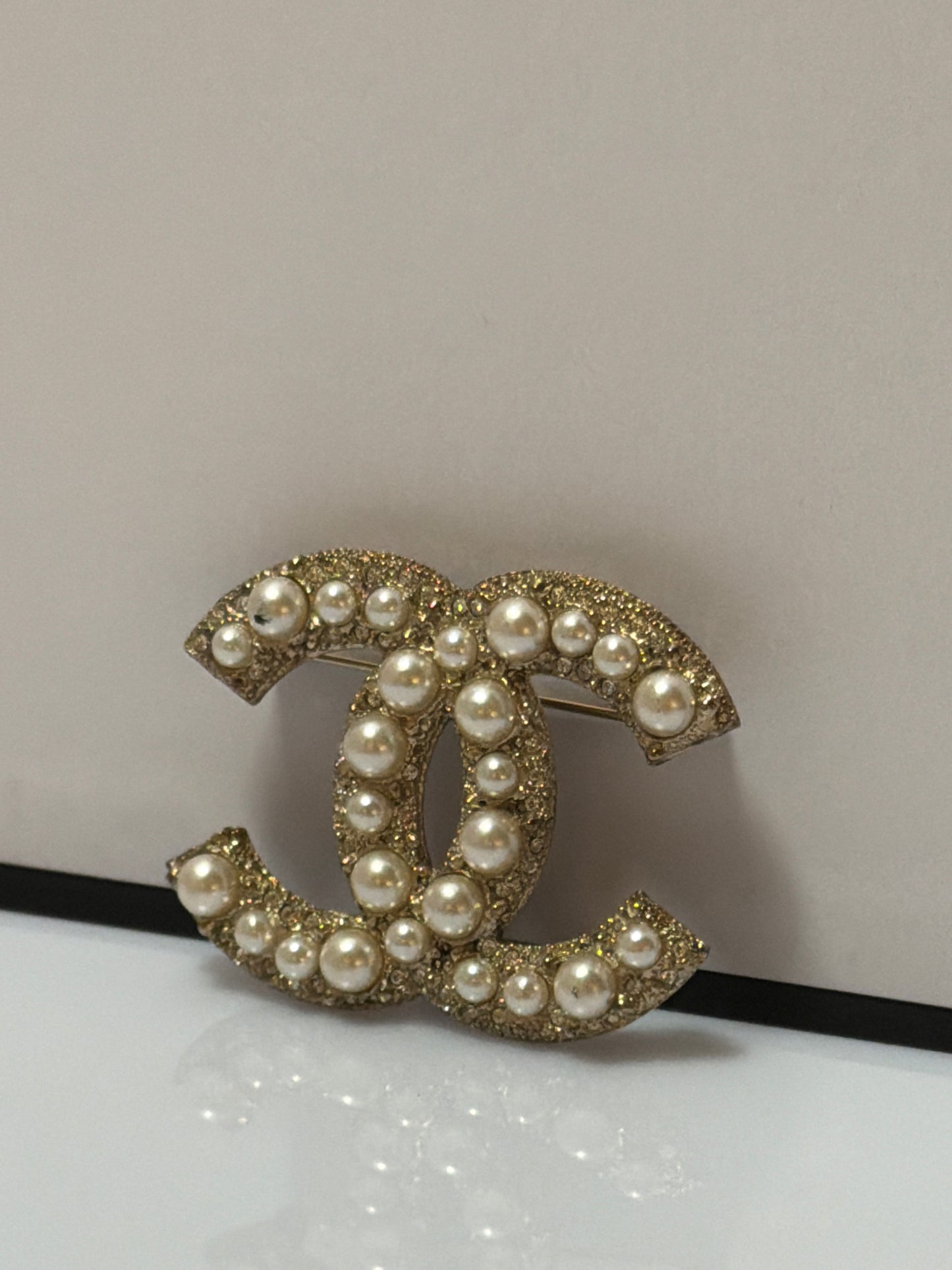 Chanel Pearl & Strass CC Pin Brooch Gold