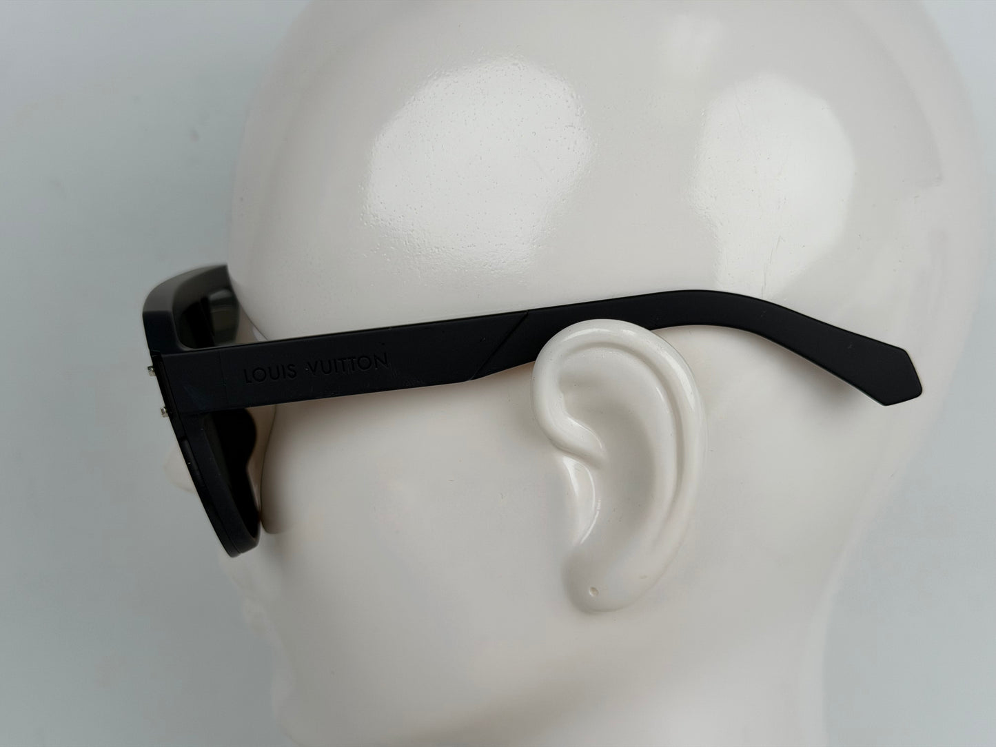 Louis Vuitton LV Waimea Mask Sunglasses in Black Matte Frame with Dark Damier Lenses YK-3