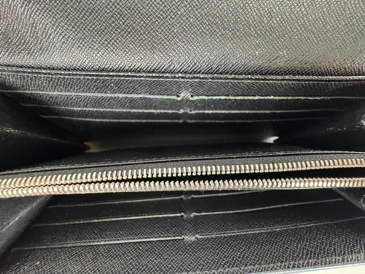 Louis Vuitton Twist Long Wallet in Black Epi Leather LV Twist-Lock Closure 2015 K3