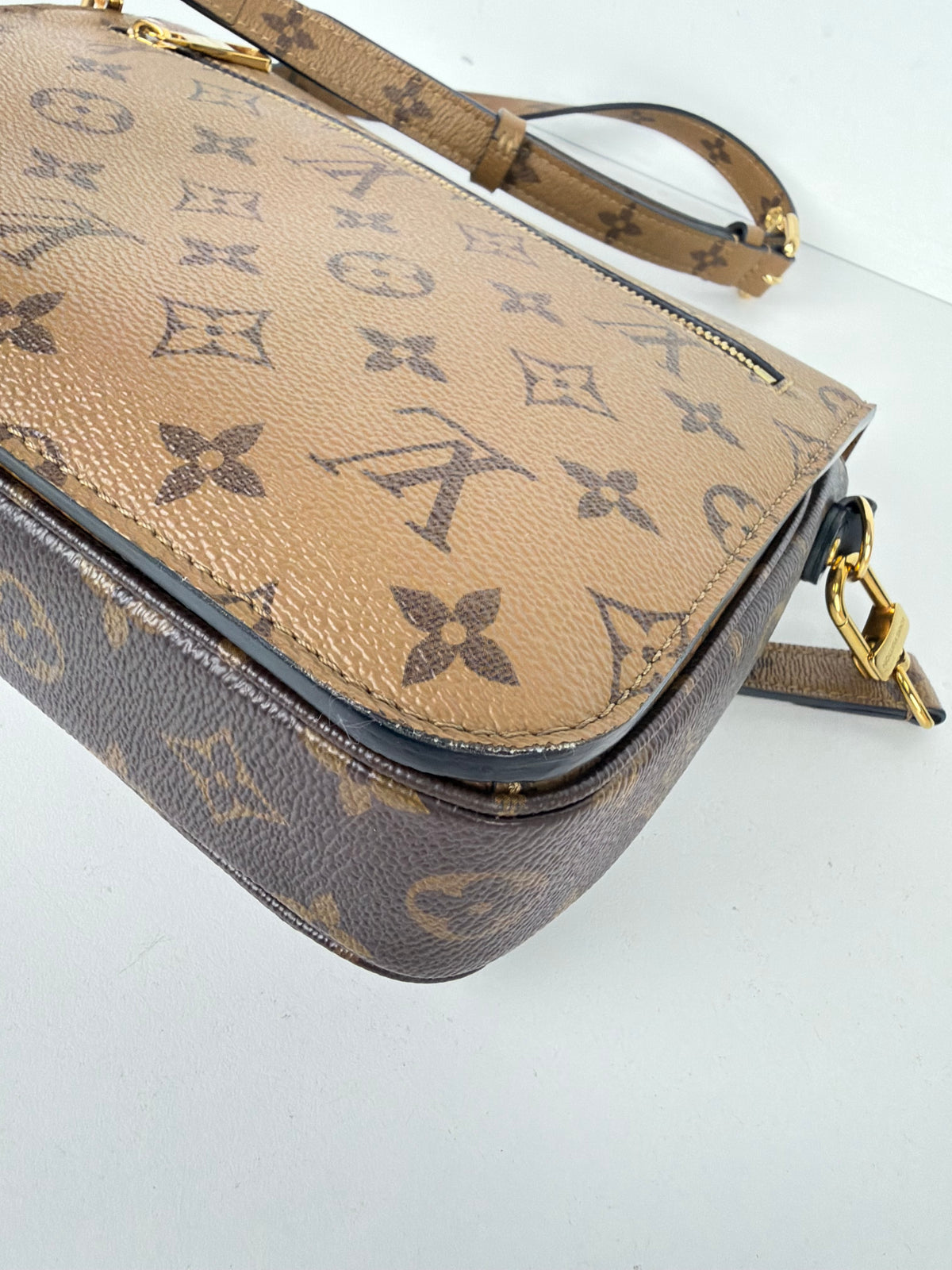 Louis Vuitton Pochette Metis MM Crossbody Bag Brown Reverse Monogram in Coated Canvas 2020 YC2