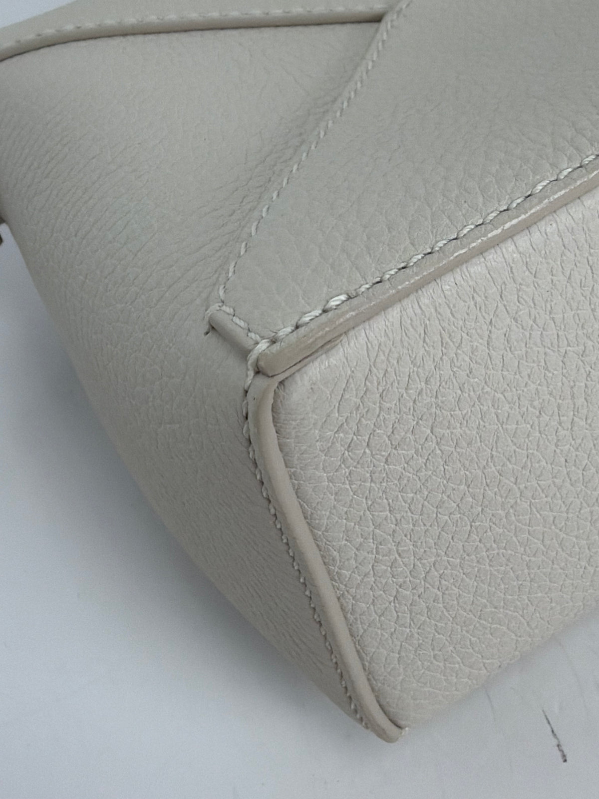 Loewe Puzzle Crossbody Mini Bag in White Leather YD-6