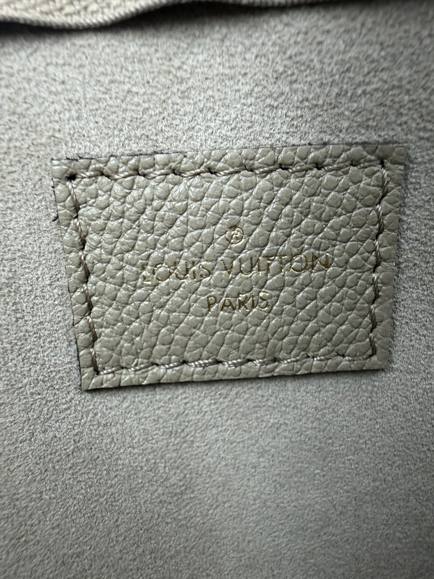Louis Vuitton Melanie Pochette Bag in Tourterelle Empreinte Leather S-10