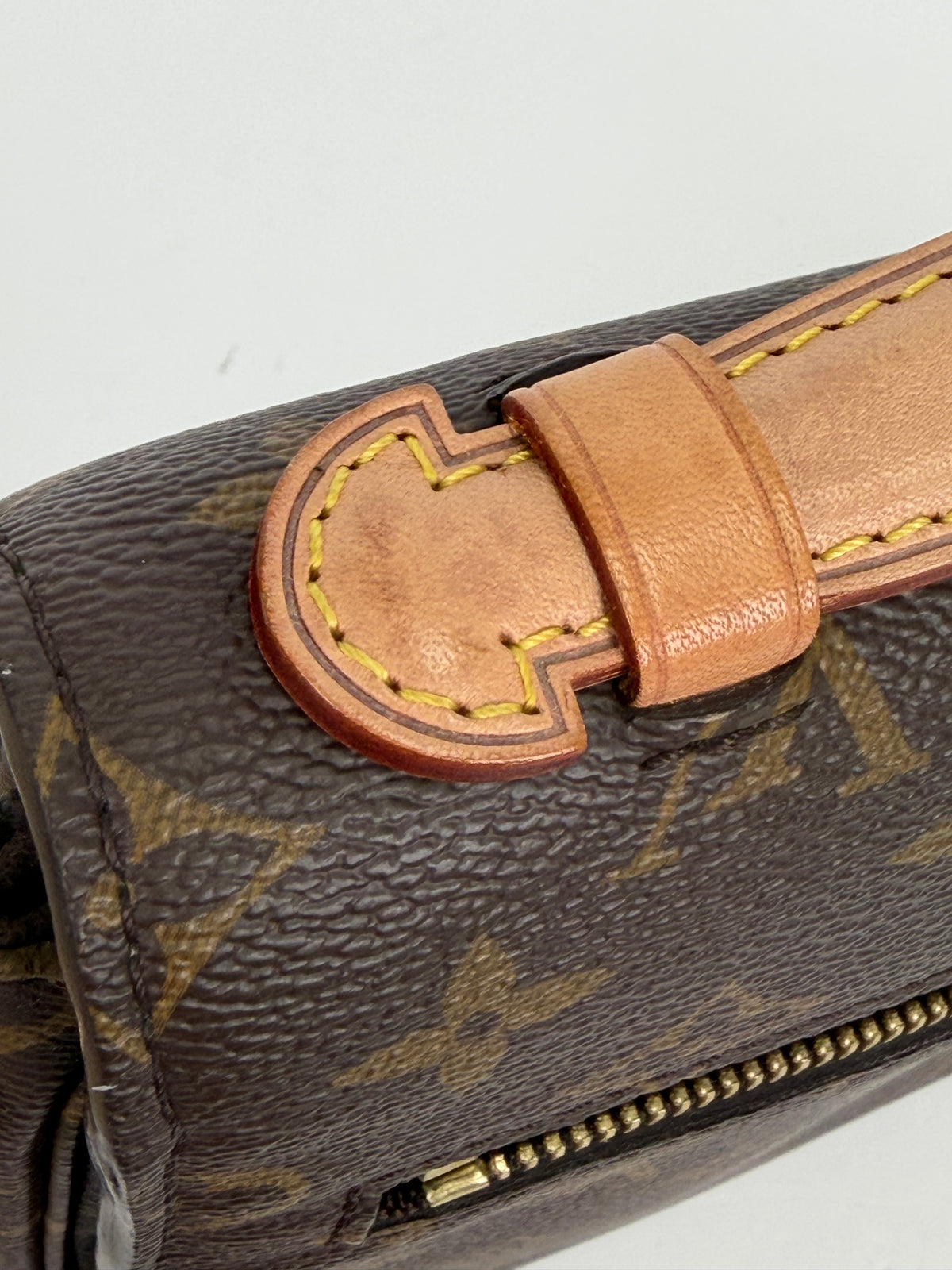 Louis Vuitton Pochette Metis Bag in Brown LV Monogram Coated Canvas NFC YE-5