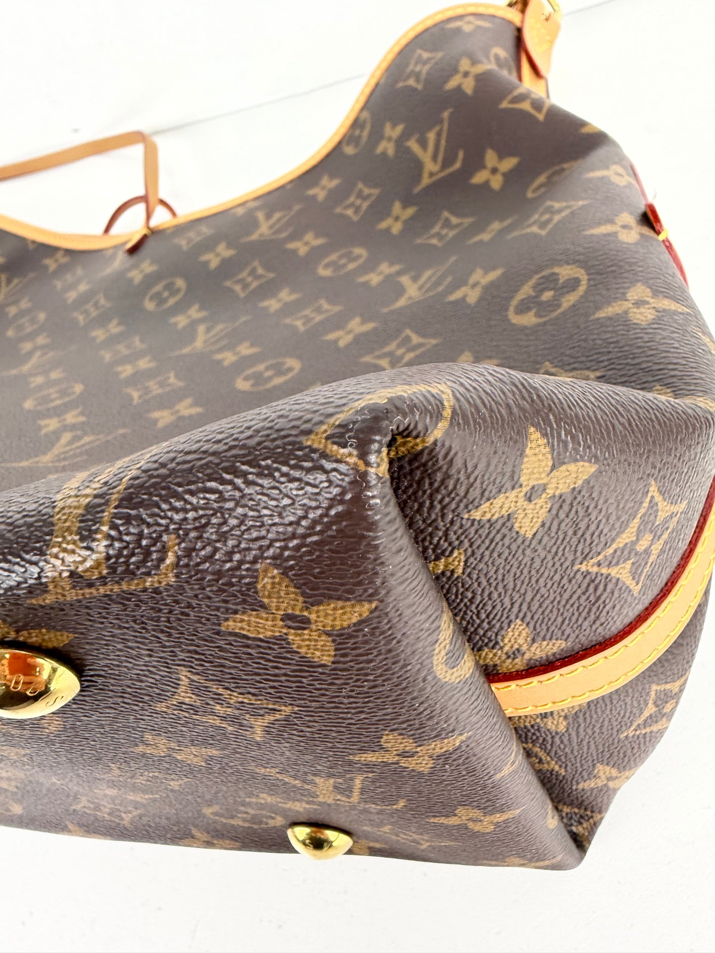 Louis Vuitton CarryAll MM Shoulder Bag in Brown LV Monogram Coated Canvas YC-6