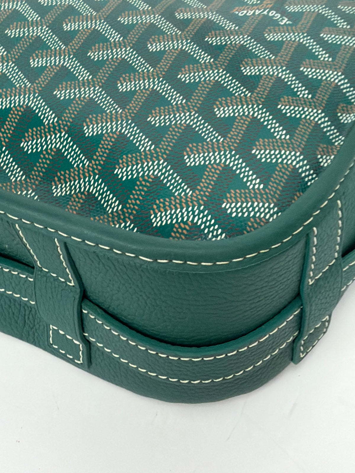 Goyard Belvedere MM Messenger Bag in Green Goyardine Coated Canvas YE-5