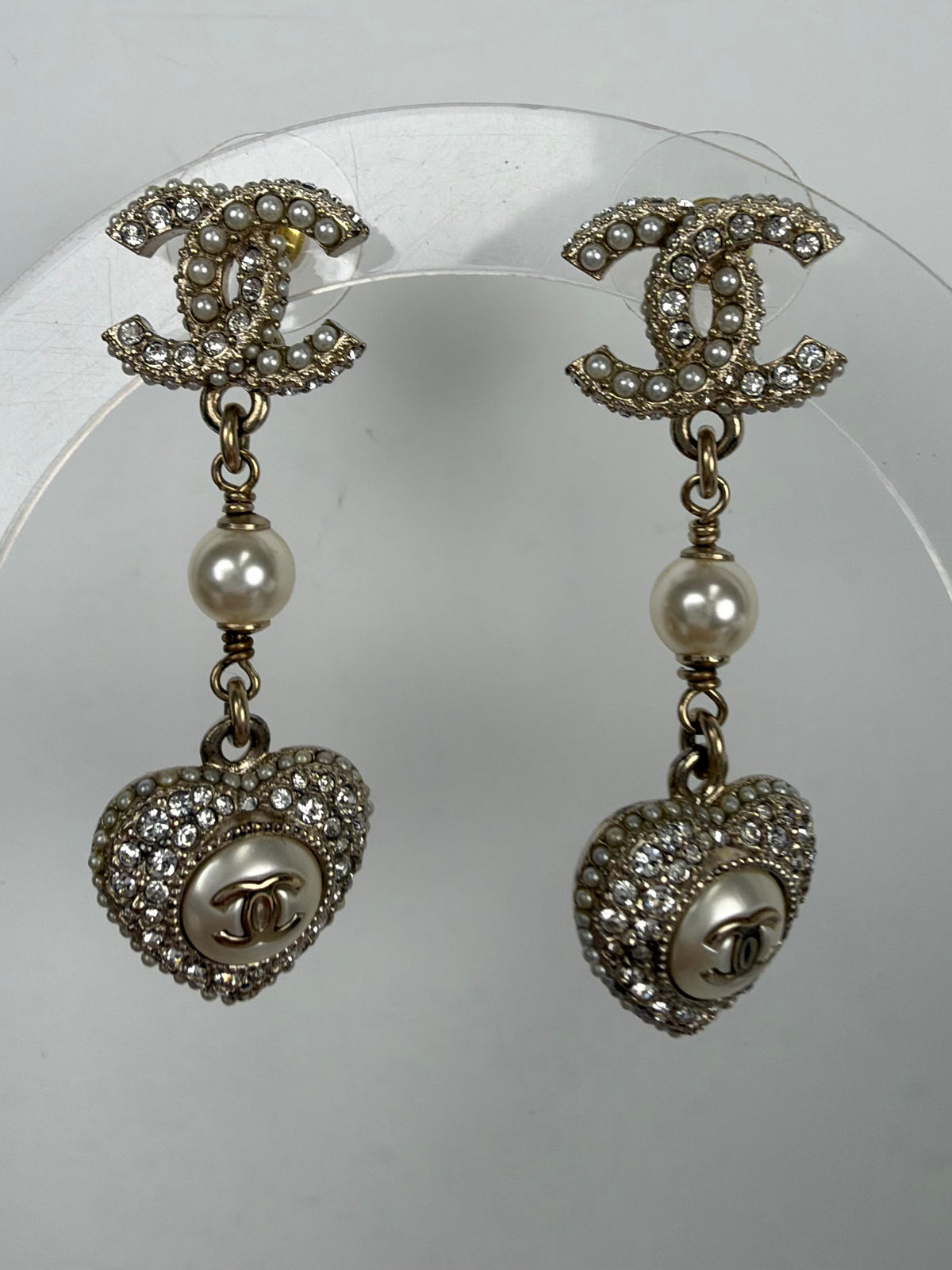 Chanel Faux Pearl & Strass CC Heart Drop Earrings in Gold-Tone Metal 2022 k1