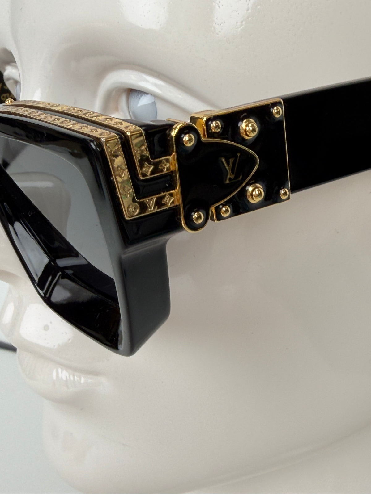 Louis Vuitton 1.1 Millionaires Sunglasses in Black Frame with Dark Blue Lenses YK-1