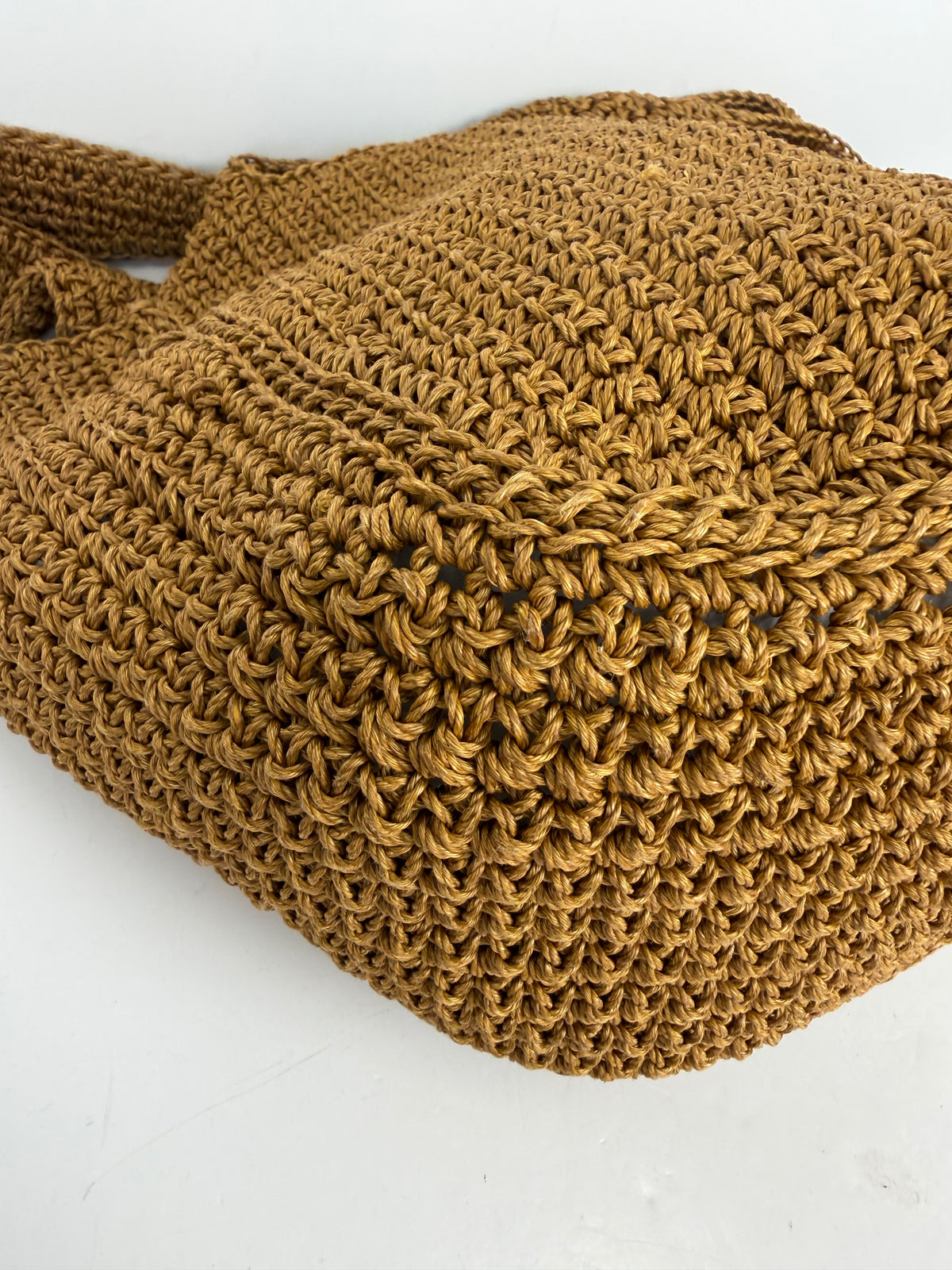 Saint Laurent Le 5 A 7 Bea Woven Medium Tote in Woven Raffia YF5
