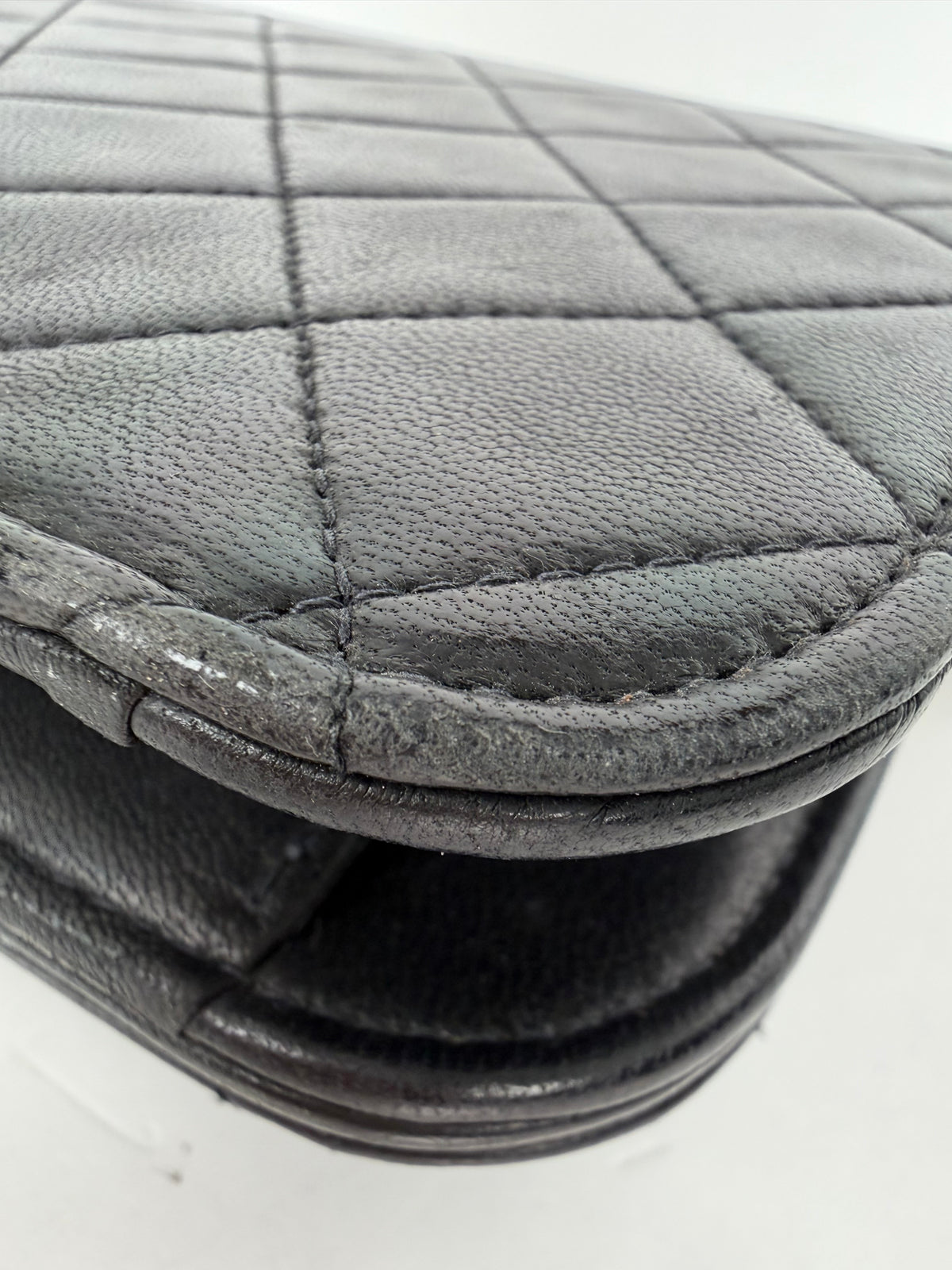 Chanel Quilted Shoulder Bag in Black Lambskin Leather Vintage 1996-1997 YD7