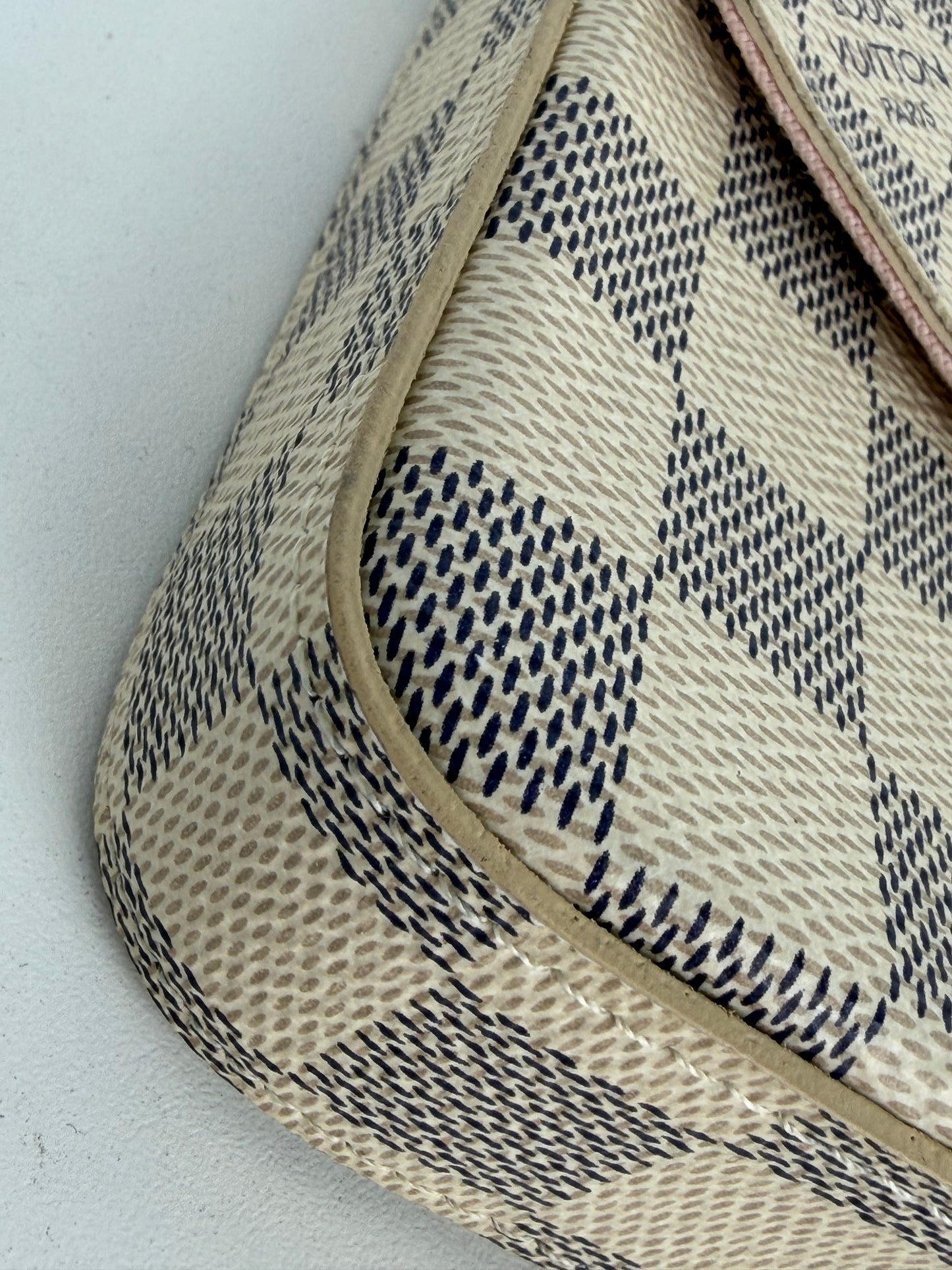 Louis Vuitton Felicie Pochette Bag in Damier Azur Coated Canvas 2019 S-06
