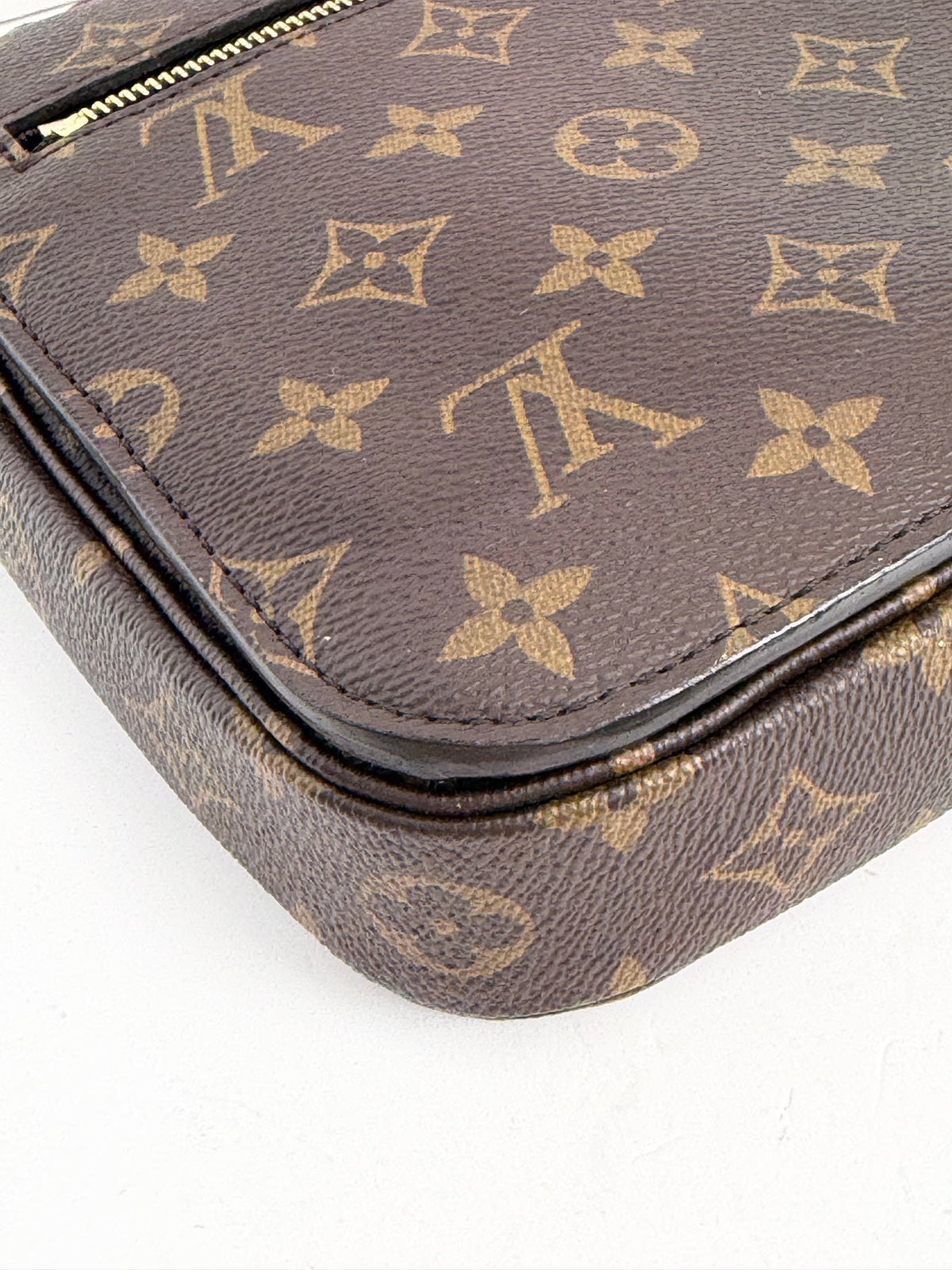Louis Vuitton Pochette Metis Bag in Brown LV Monogram Coated Canvas NFC YE-5