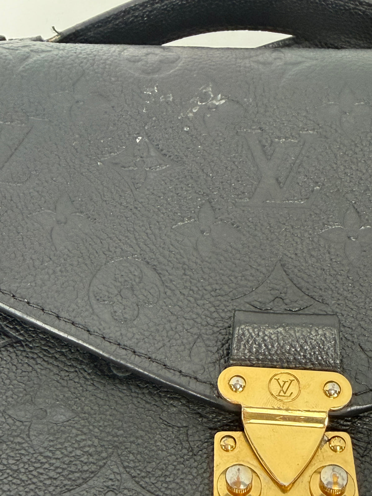 Louis Vuitton Pochette Metis Bag in Black Monogram Empreinte Leather NFC YE-5