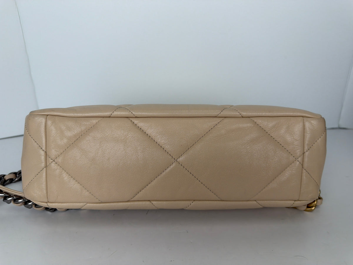 Chanel 19 Flap Bag in Beige Leather 2020 YF4