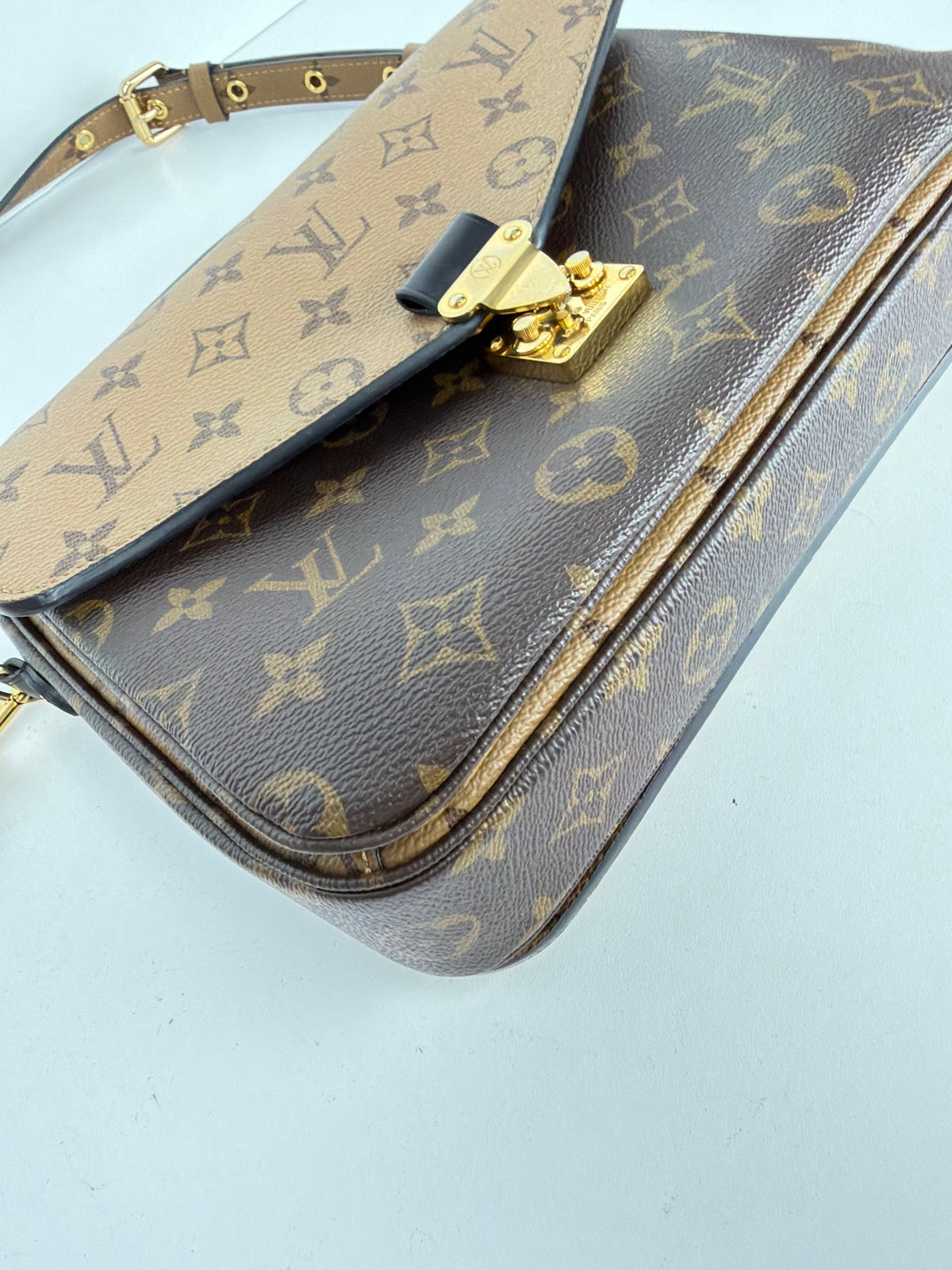 Louis Vuitton Pochette Metis MM Crossbody Bag Brown Reverse Monogram in Coated Canvas 2020 YC2