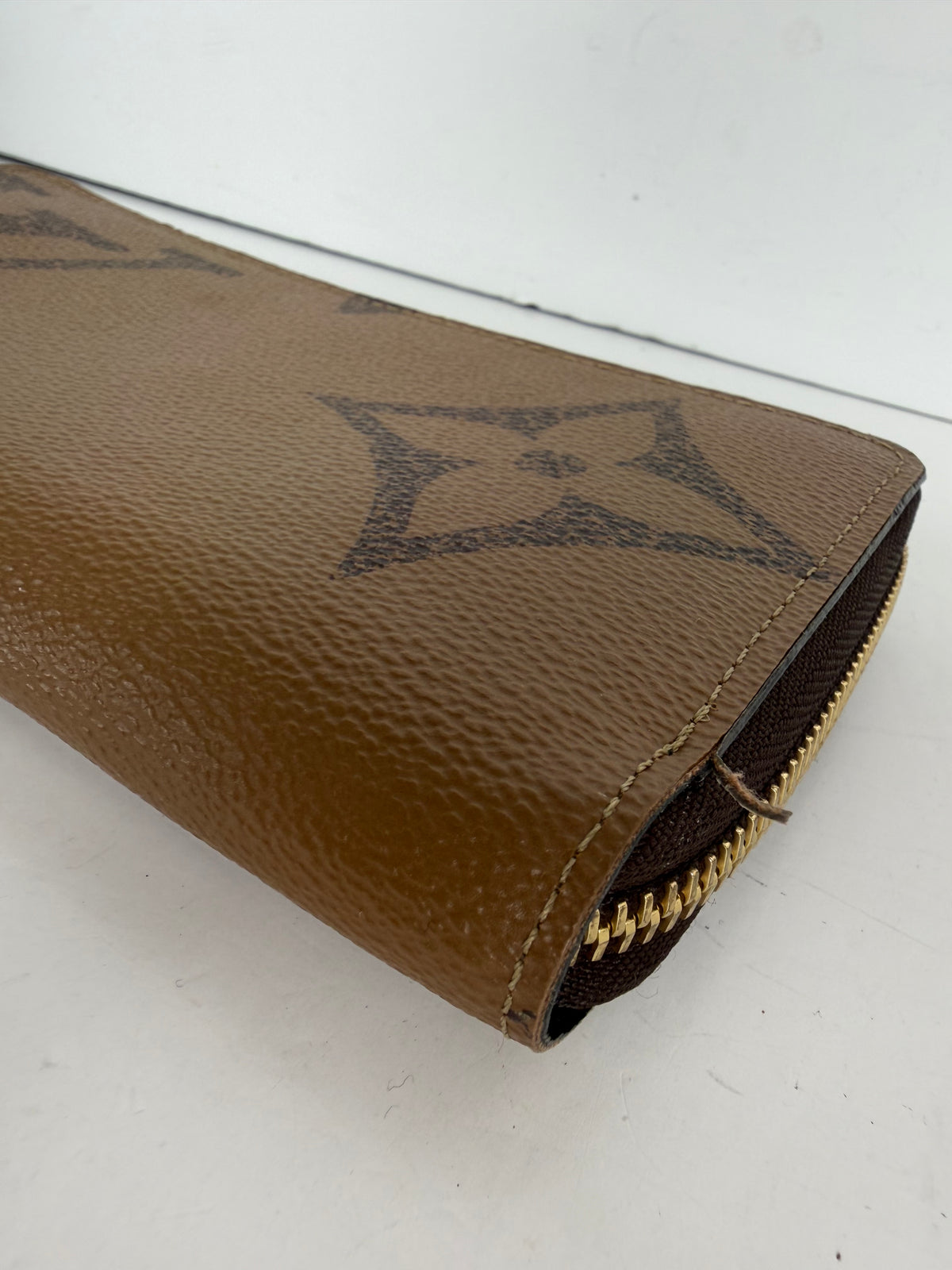 Louis Vuitton Monogram Giant Reverse Zippy Wallet in Brown Coated Canvas Y