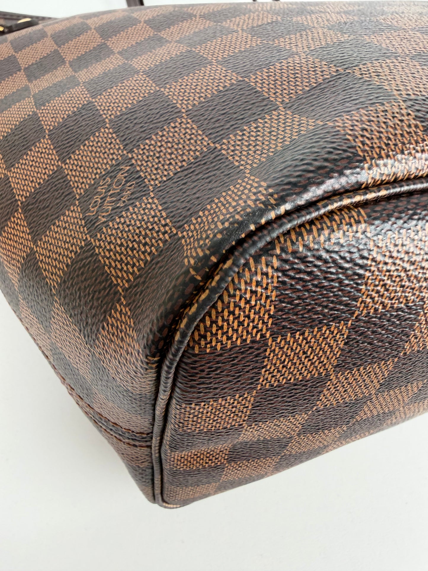 Louis Vuitton Neverfull MM Tote Bag in Damier Ebene Coated Canvas 2015 YE-1