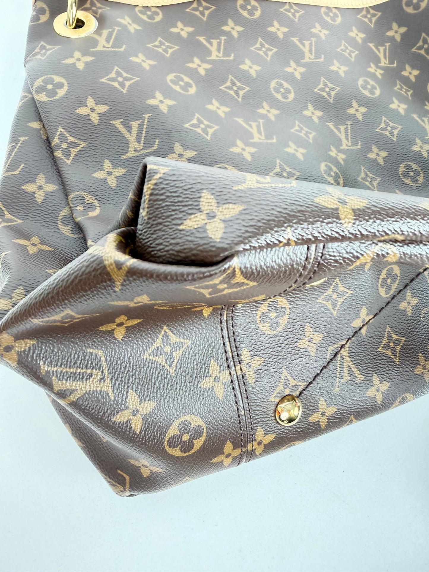 Louis Vuitton Artsy MM Handbag in Brown LV Monogram Coated Canvas YD-4