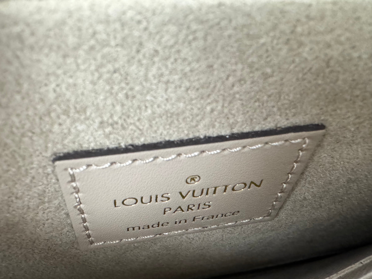 Louis Vuitton Felicie Pochette Chain Wallet in Epi Leather NFC YS11