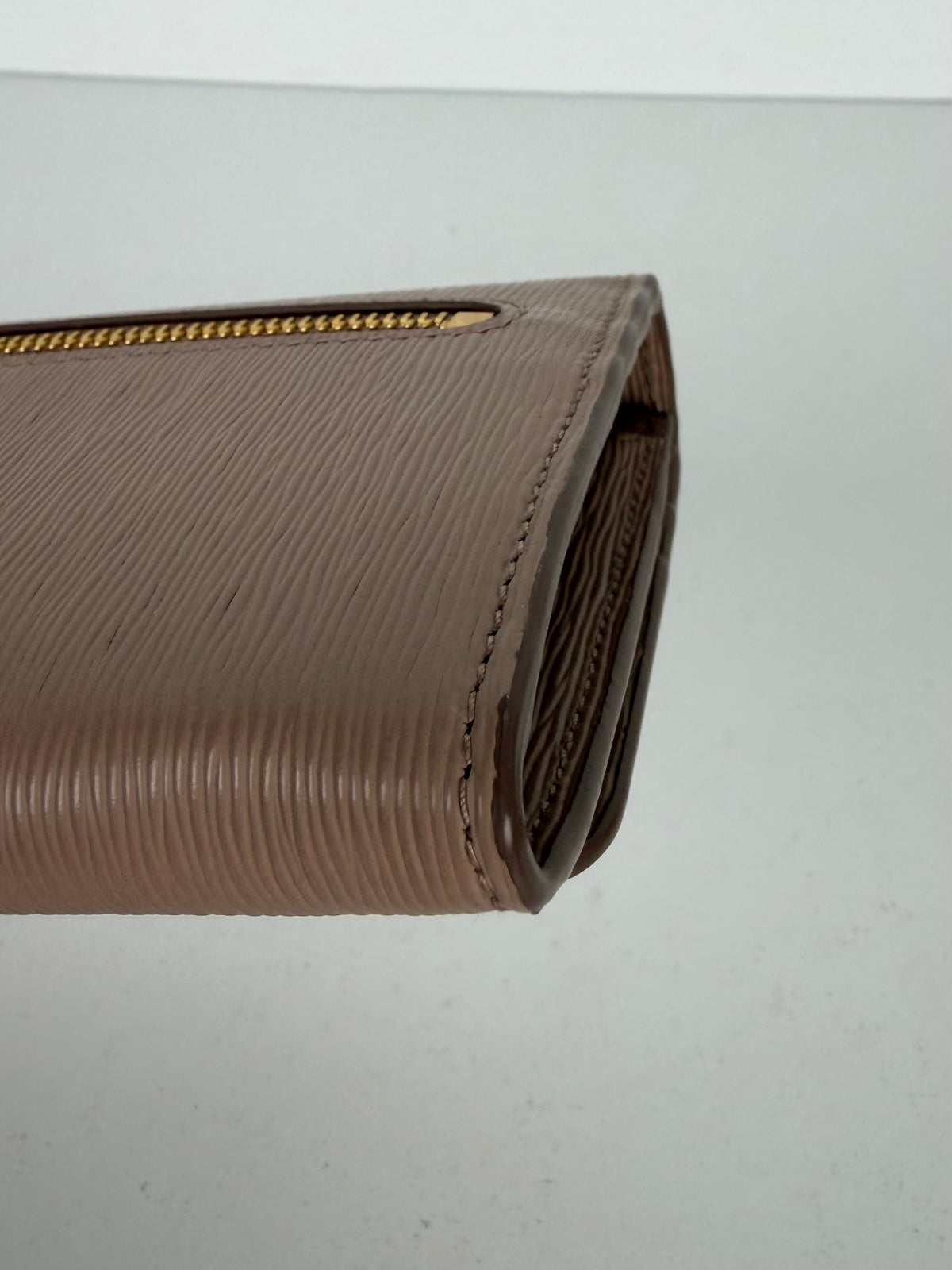 Prada Vitello Move Leather Continental Long Wallet in Dust Pink K-3