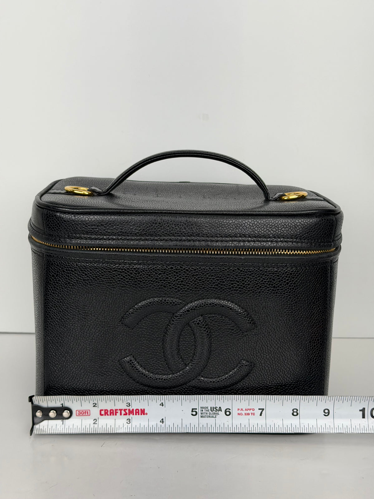 Chanel CC Logo Vanity Case Vintage in Black Caviar Leather 1996-1997 YU-3