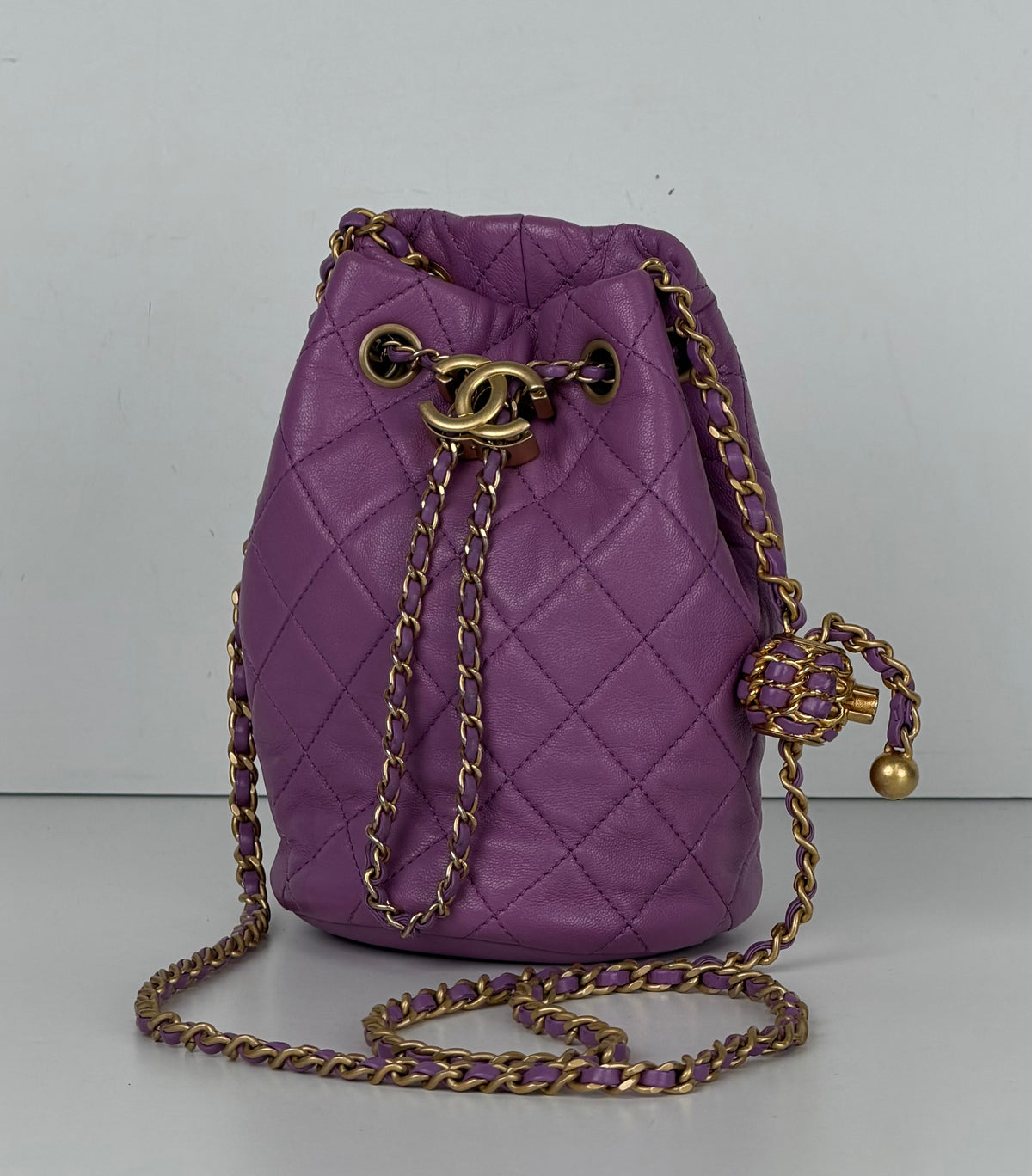 Chanel Pearl Crush Bucket Small Bag in Purple Quilted Leather Drawstring 2022 D-4