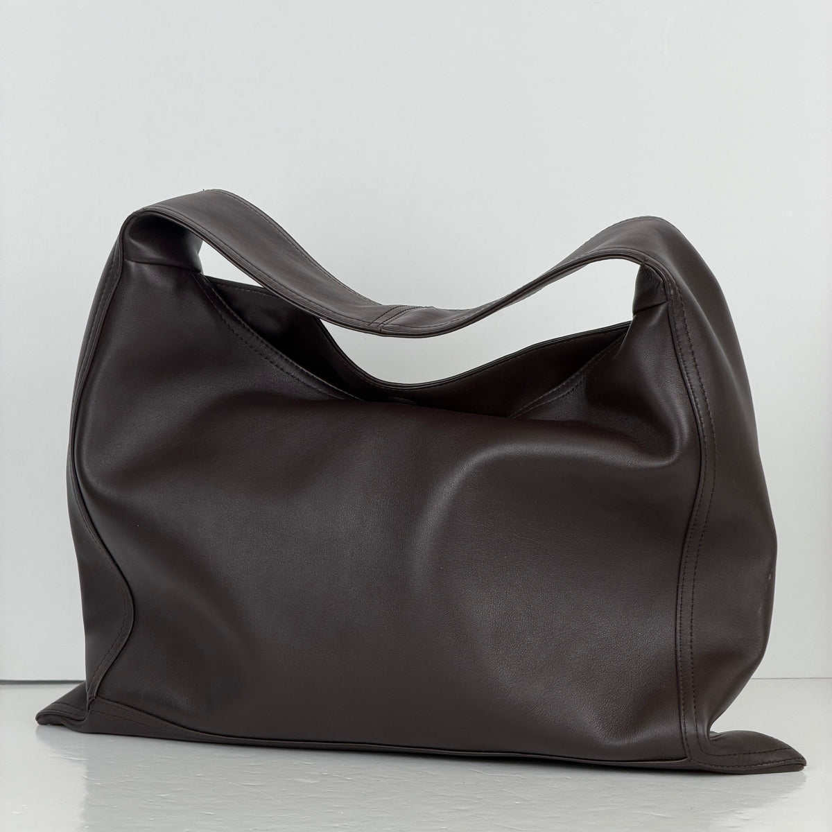 Bottega Veneta Large Hop Bag in Dark Brown Calfskin Leather YF1