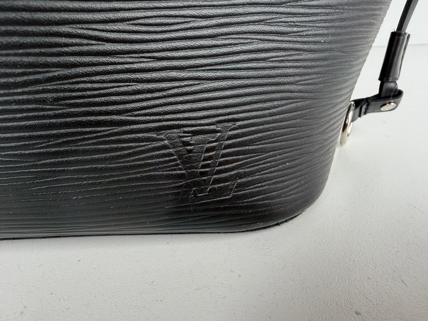 Louis Vuitton Neverfull MM Tote Bag in Black Epi Leather NFC YC-6