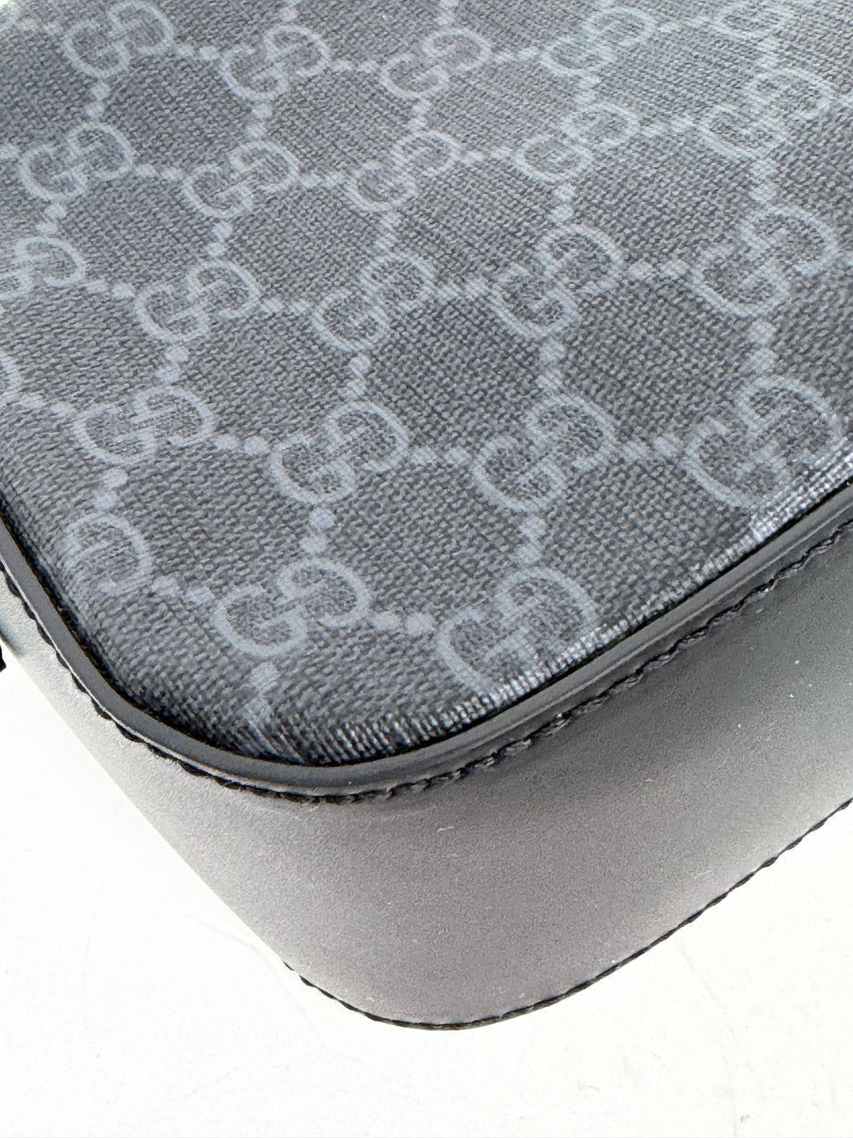 Gucci Web Camera Men's Shoulder Bag Small in Black GG Supreme Coated Canvas YS23