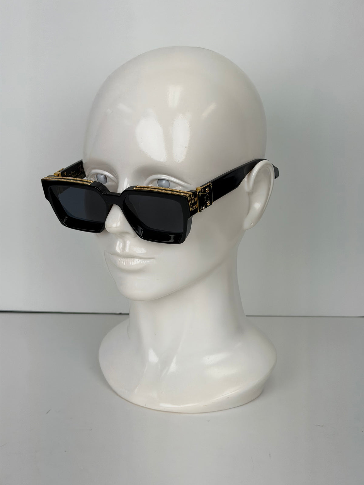 Louis Vuitton 1.1 Millionaires Sunglasses in Black Frame with Dark Blue Lenses YK-1