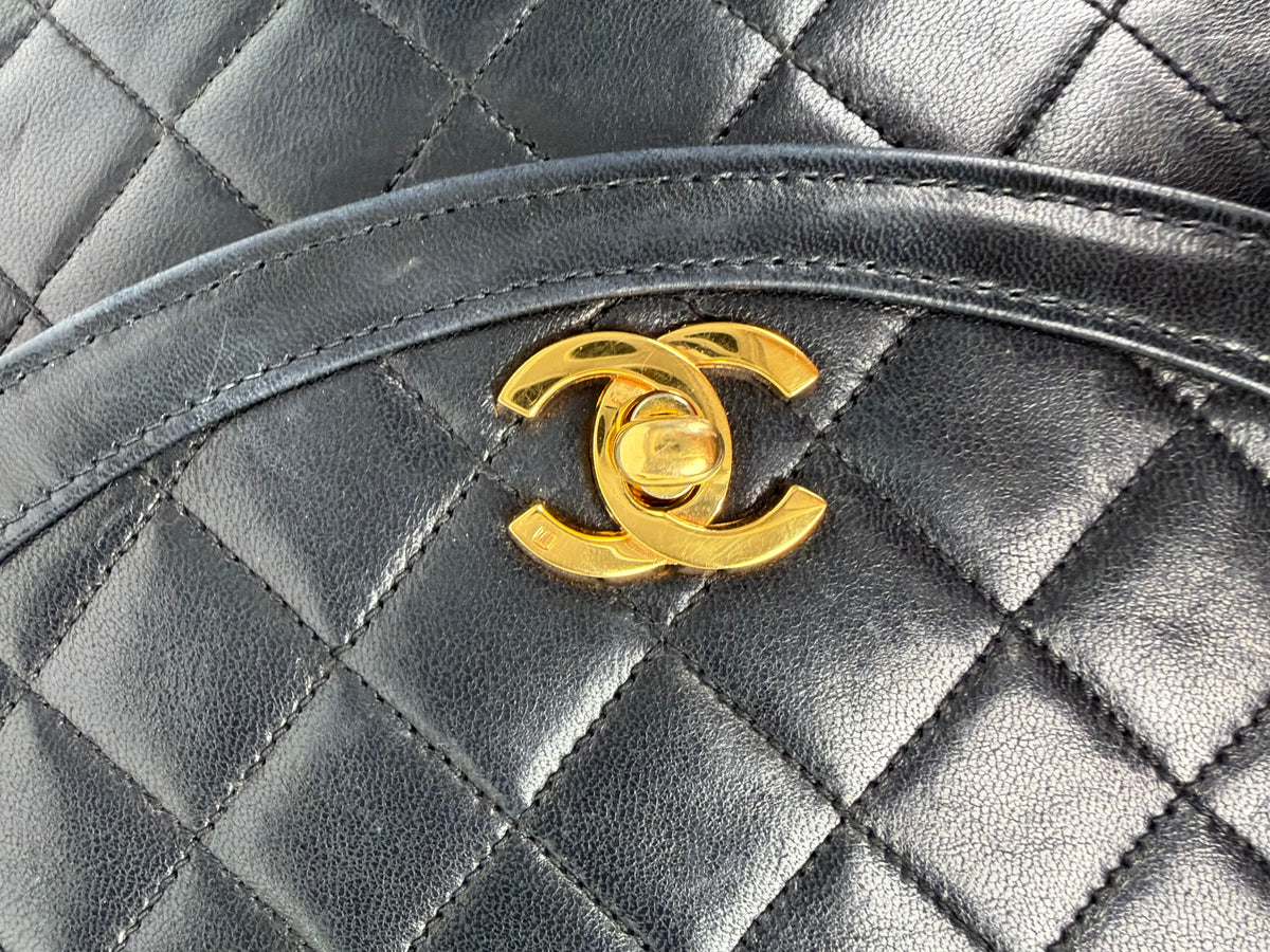 Chanel Curved Flap Shoulder Bag in Black Quilted Lambskin Leather 1994 Vintage