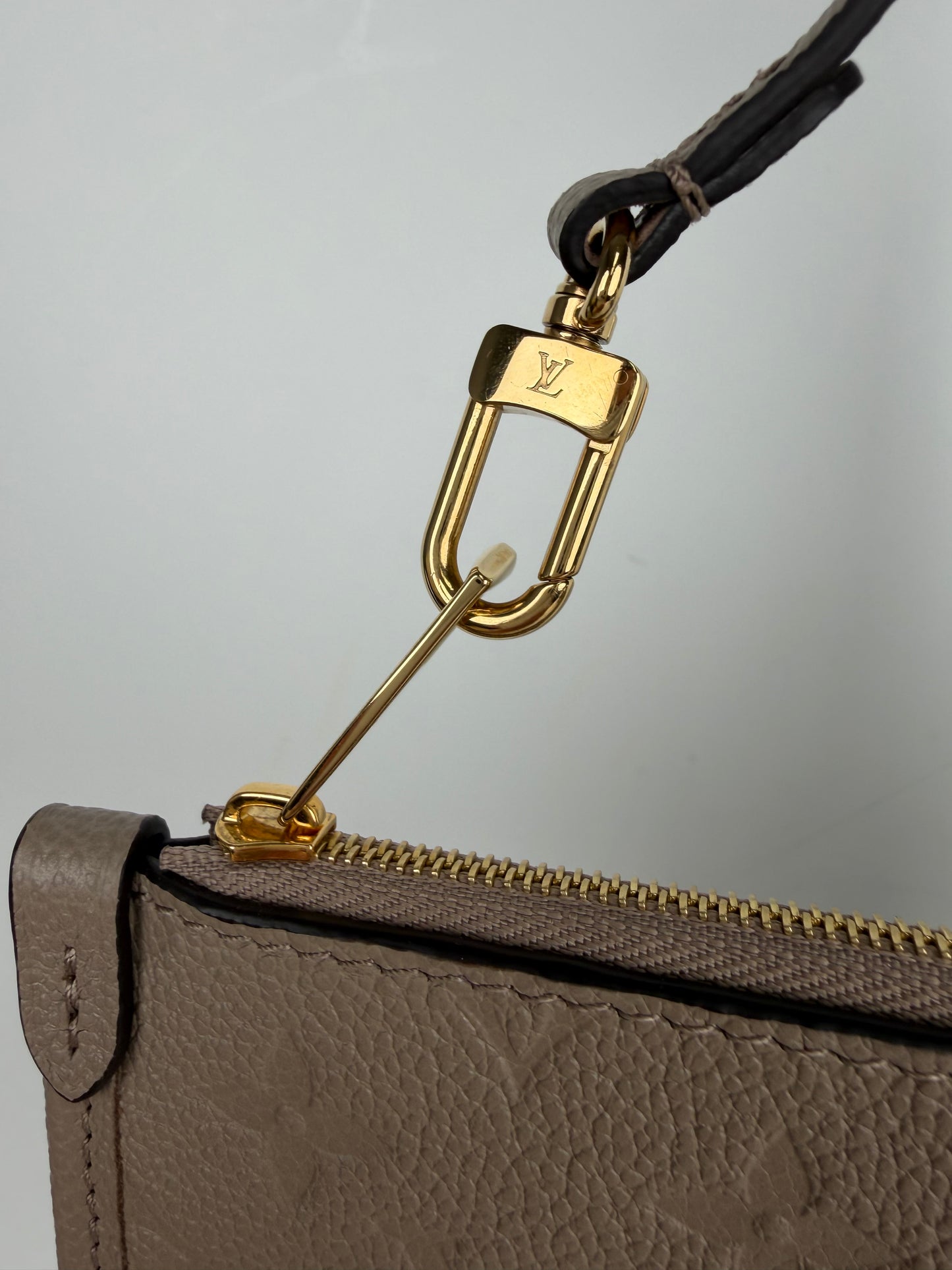 Louis Vuitton Melanie Pochette Bag in Tourterelle Empreinte Leather S-10