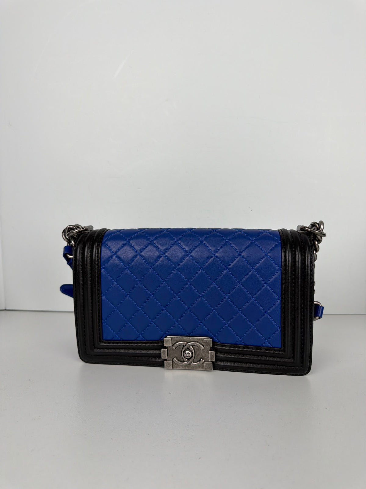 Chanel Medium Boy Bag in Blue & Black Quilted Lambskin Leather 2014 D8