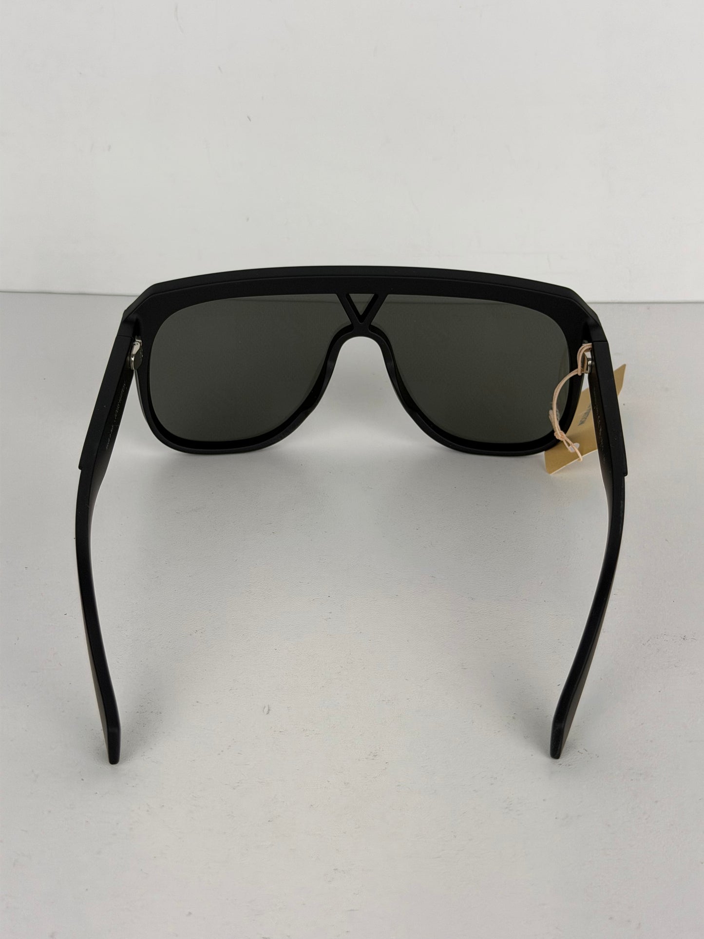 Louis Vuitton LV Waimea Mask Sunglasses in Black Matte Frame with Dark Damier Lenses YK-3