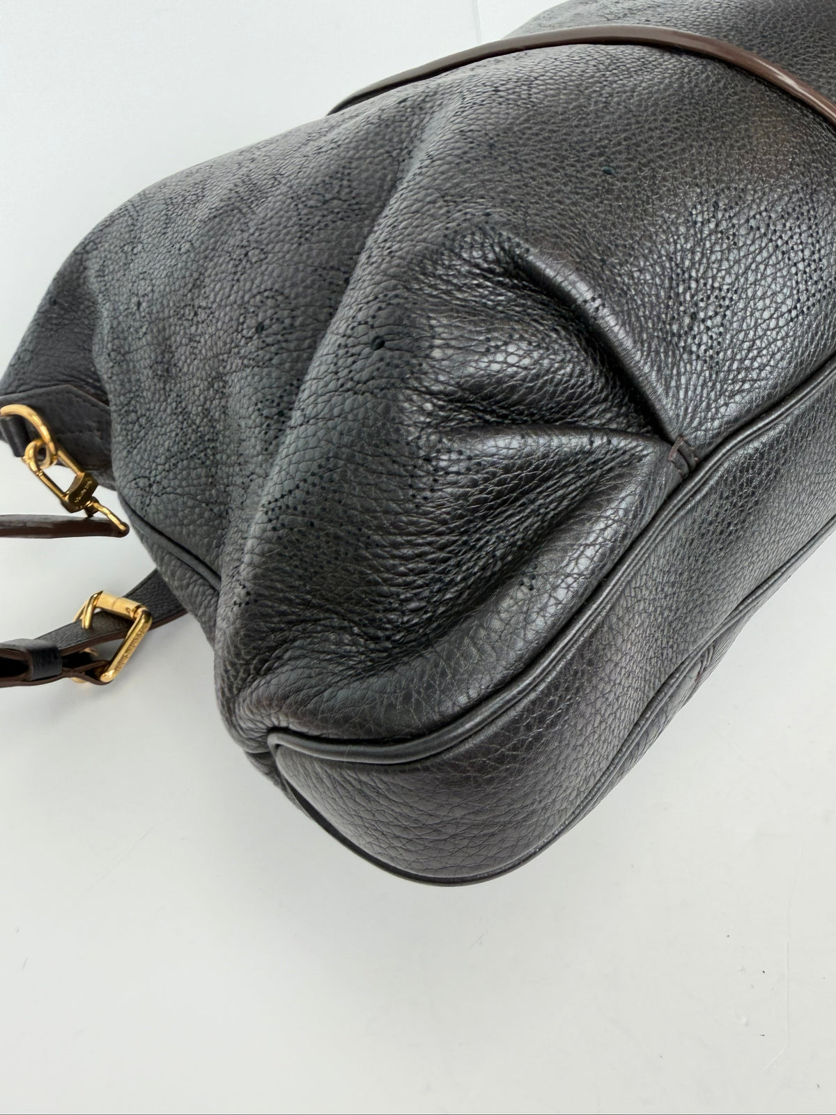 Louis Vuitton Monogram Mahina Selene MM Shoulder Bag in Black Leather YC1