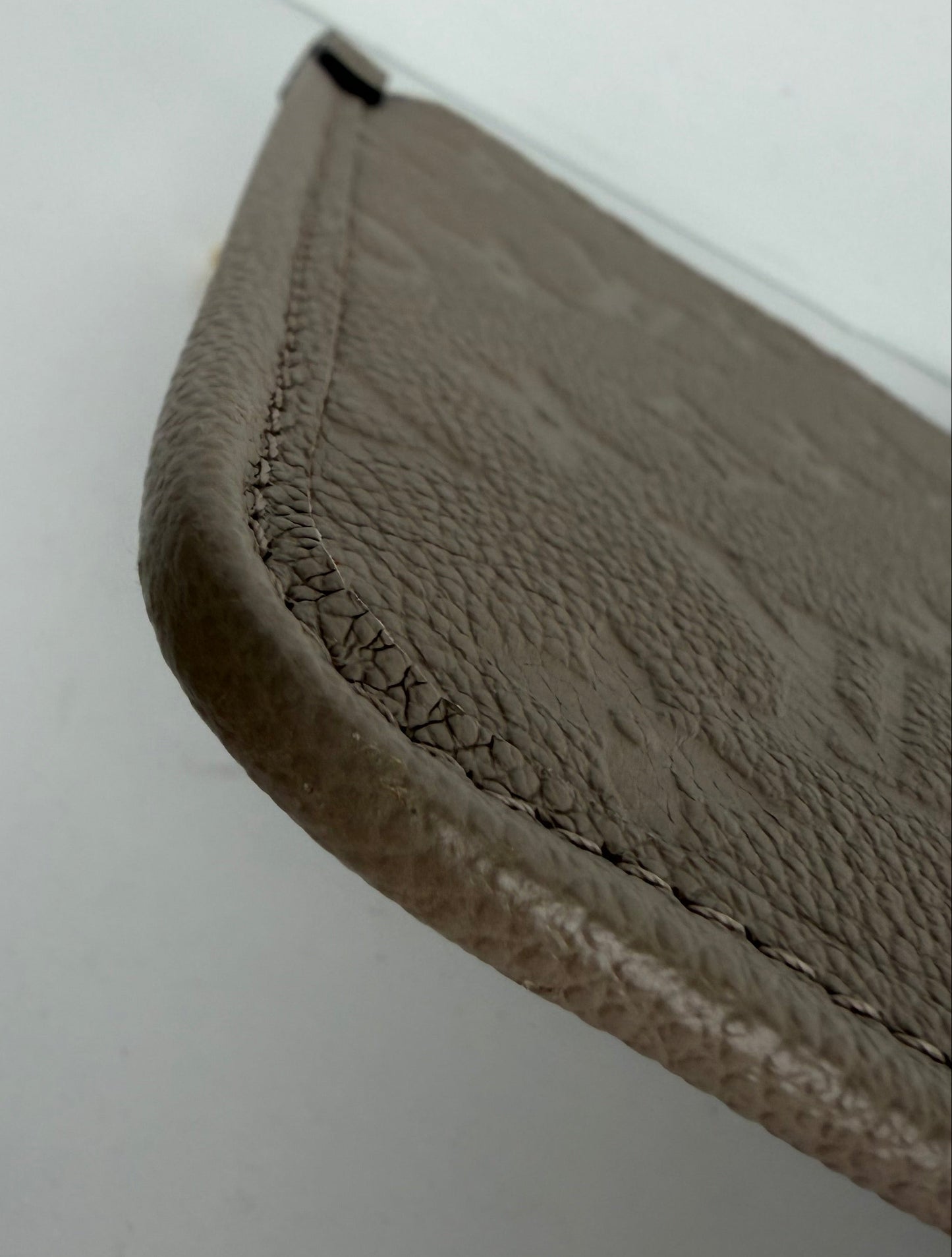 Louis Vuitton Melanie Pochette Bag in Tourterelle Empreinte Leather S-10