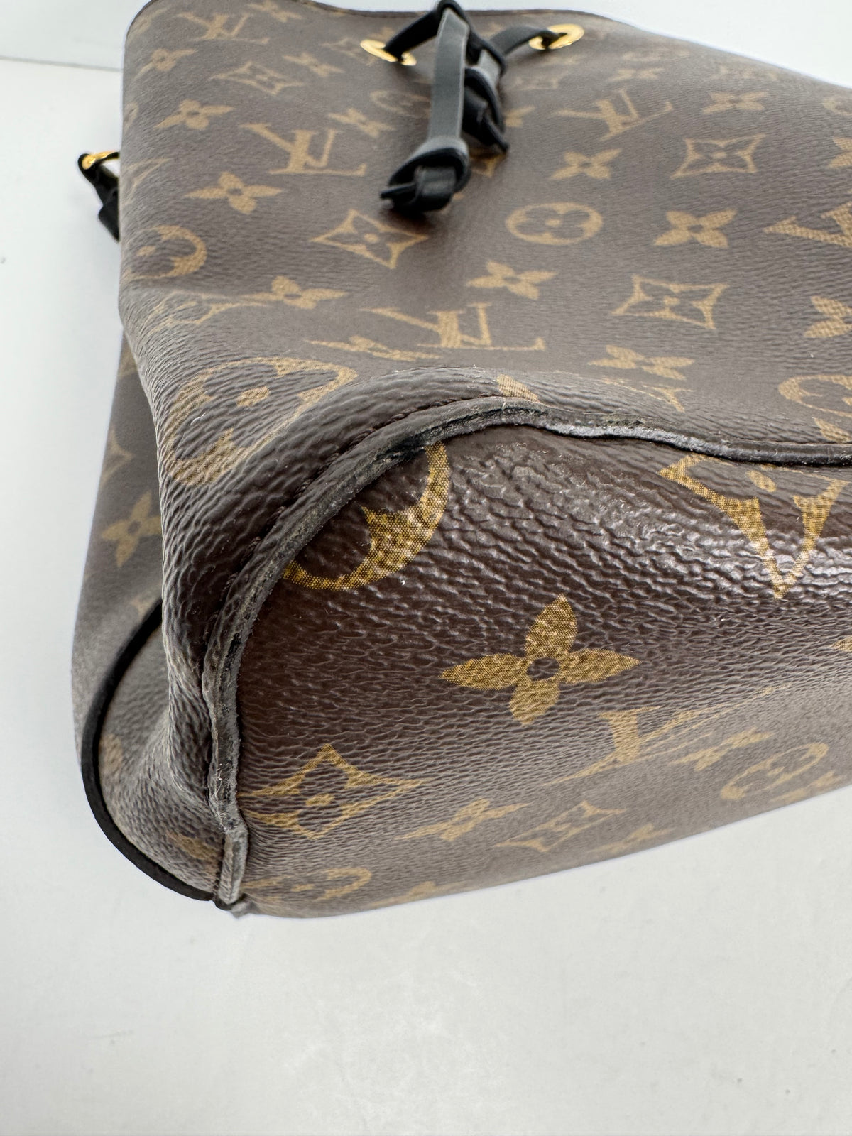 Louis Vuitton NeoNoe MM Bucket Bag in Brown LV Monogram Coated Canvas 2017 YF-2
