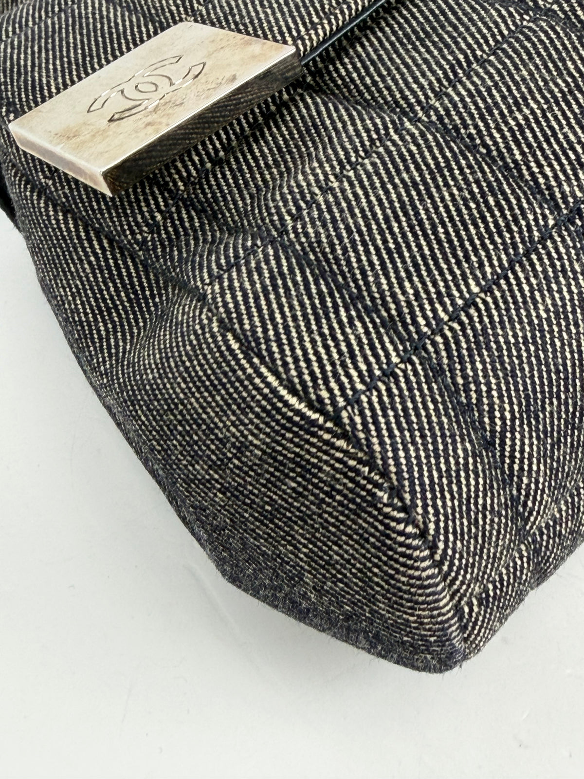 Chanel Chocolate Bar Flap Shoulder Bag Vintage in Grey Denim 2002-2003 YS10
