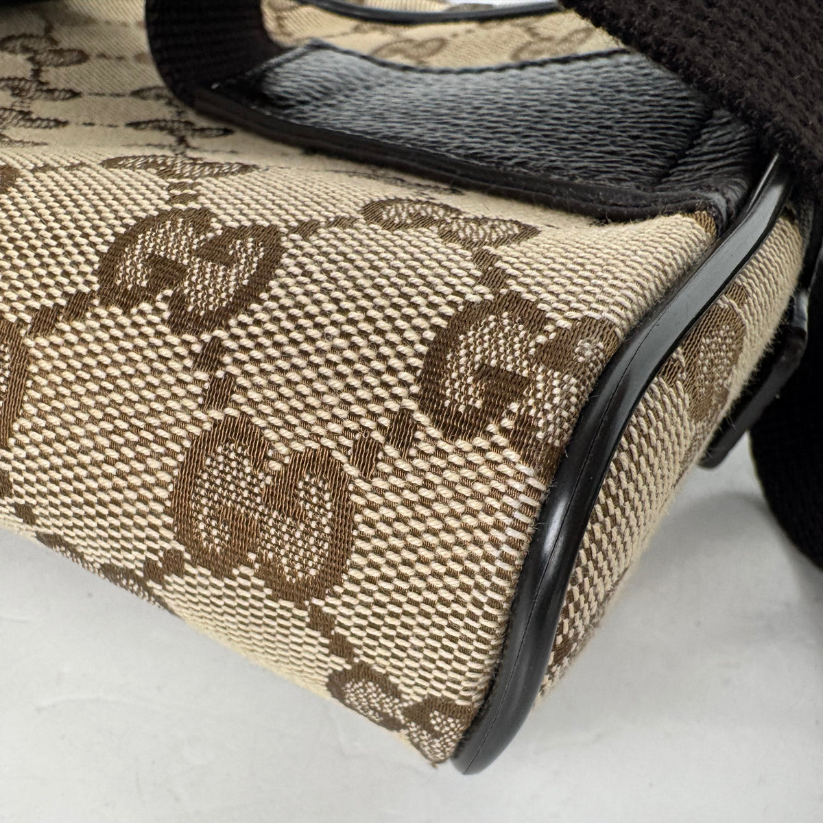 Gucci GG Canvas Belt Bag Waist Pouch in Beige and Brown GG monogram YS23