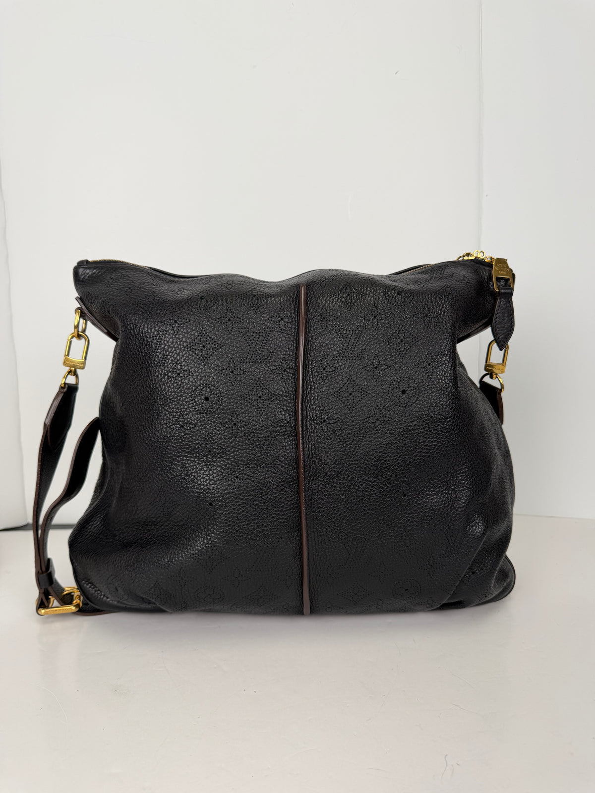 Louis Vuitton Monogram Mahina Selene MM Shoulder Bag in Black Leather YC1