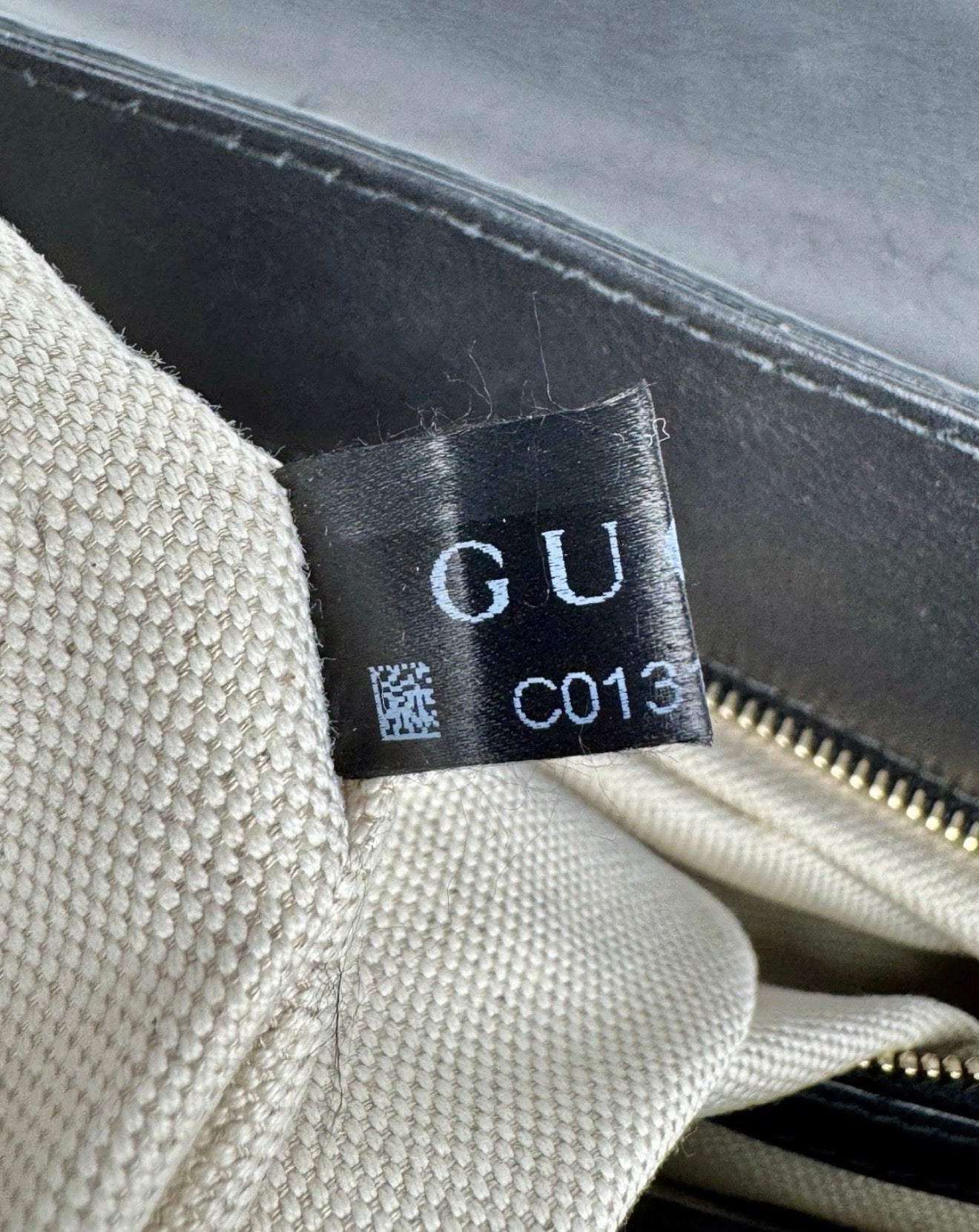 Gucci Emily Chain Shoulder Bag in Black Guccissima Leather C-8