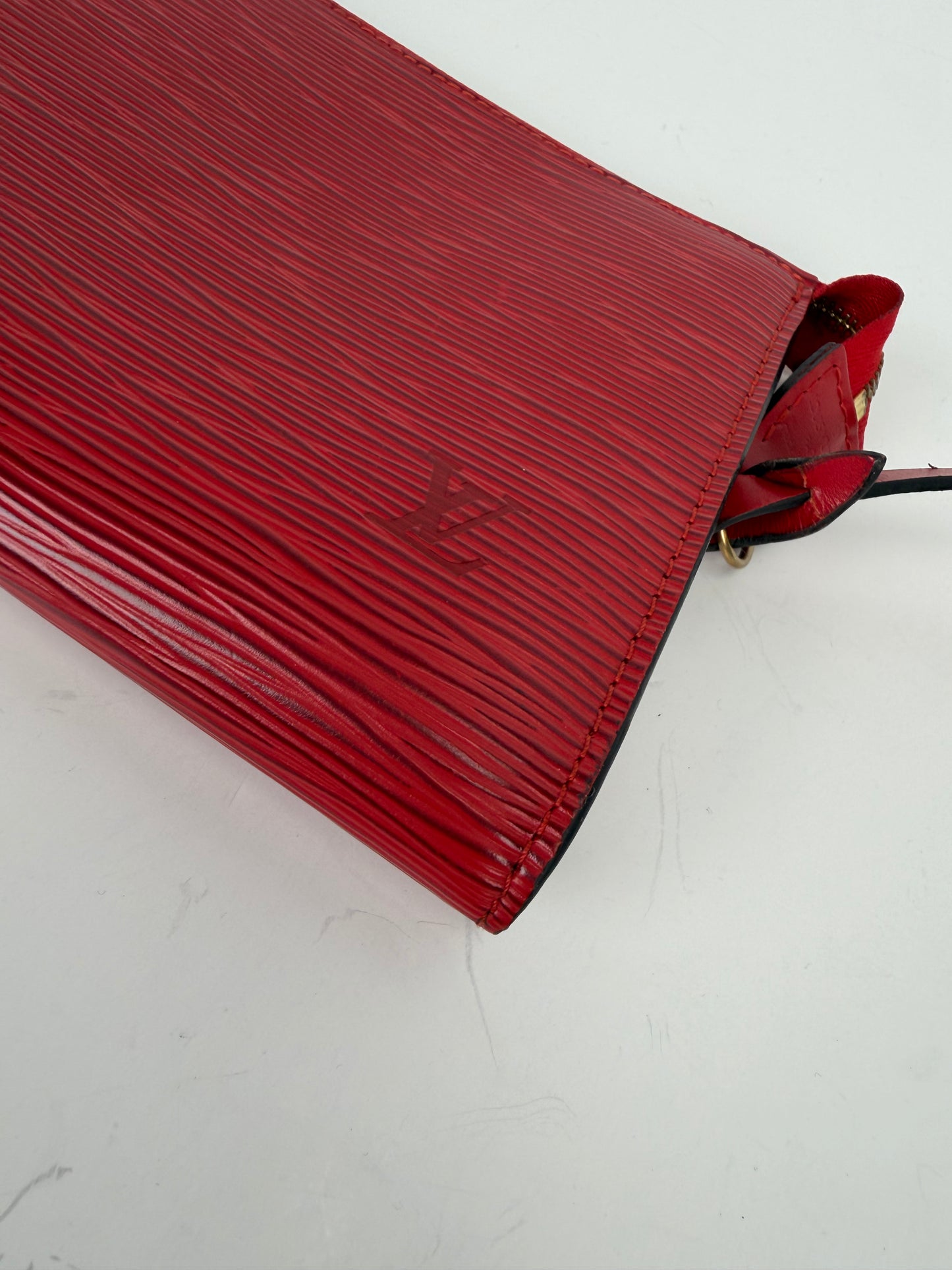 Louis Vuitton Pochette Accessoires bag in Red Epi Leather Vintage Y