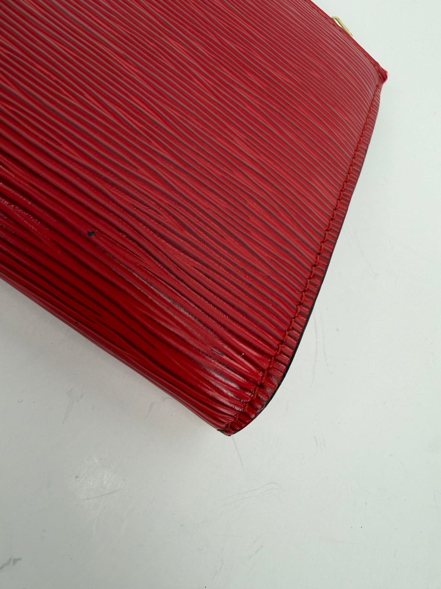 Louis Vuitton Pochette Accessoires bag in Red Epi Leather Vintage Y
