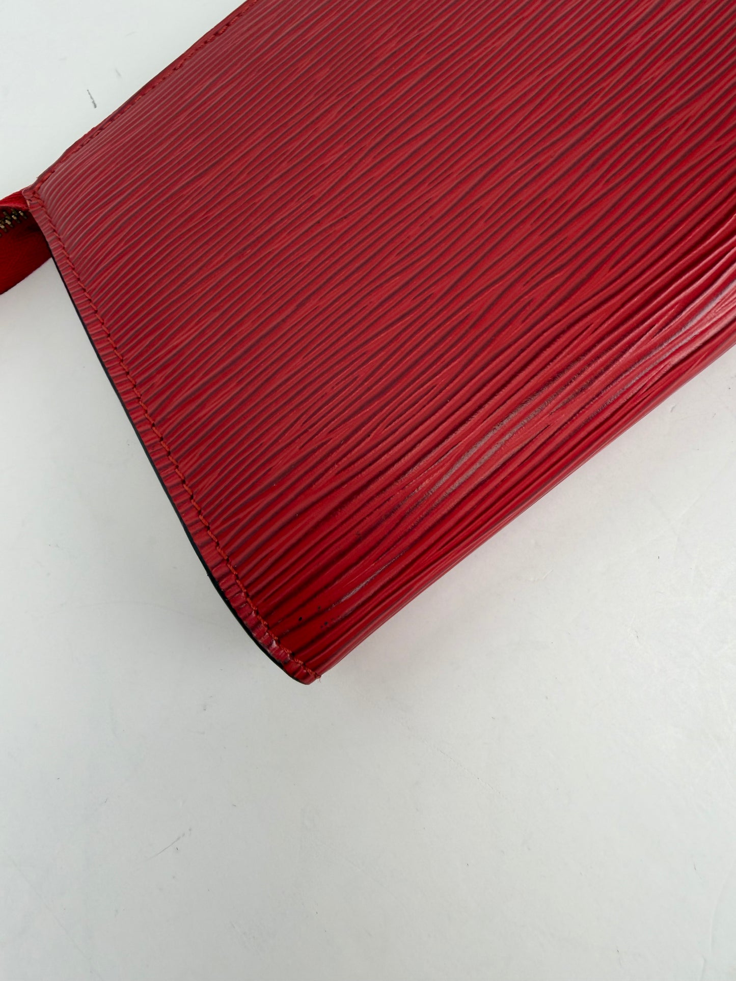 Louis Vuitton Pochette Accessoires bag in Red Epi Leather Vintage Y