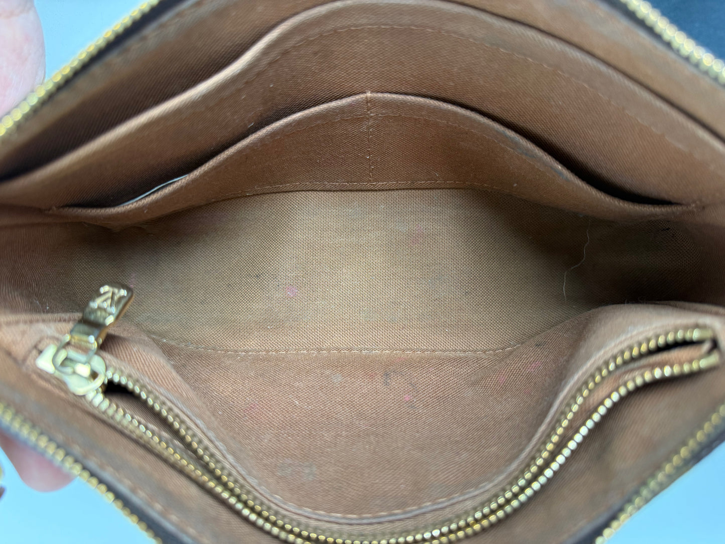 Louis Vuitton Pochette Accessoires in Monogram Canvas Crossbody Bag