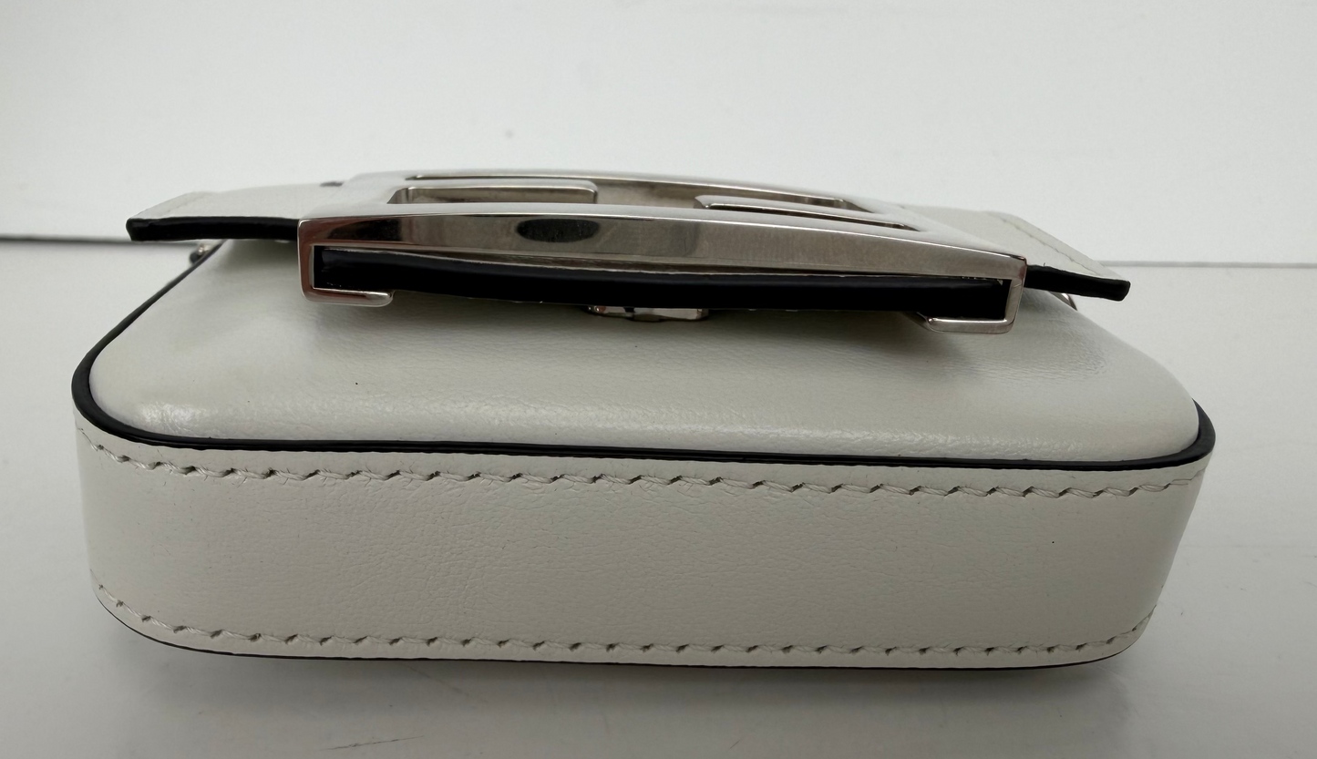 Fendi by Marc Jacobs Nano Baguette Mini-Bag in White Leather Y