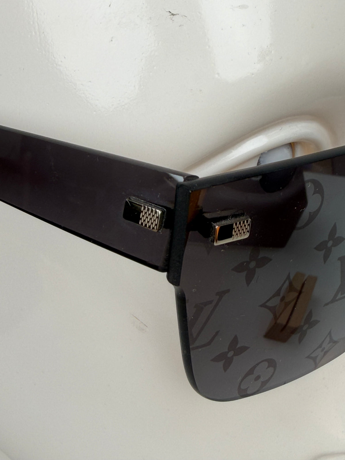 Louis Vuitton Waimea Sunglasses in Black/Grey Monogram Lenses YK4