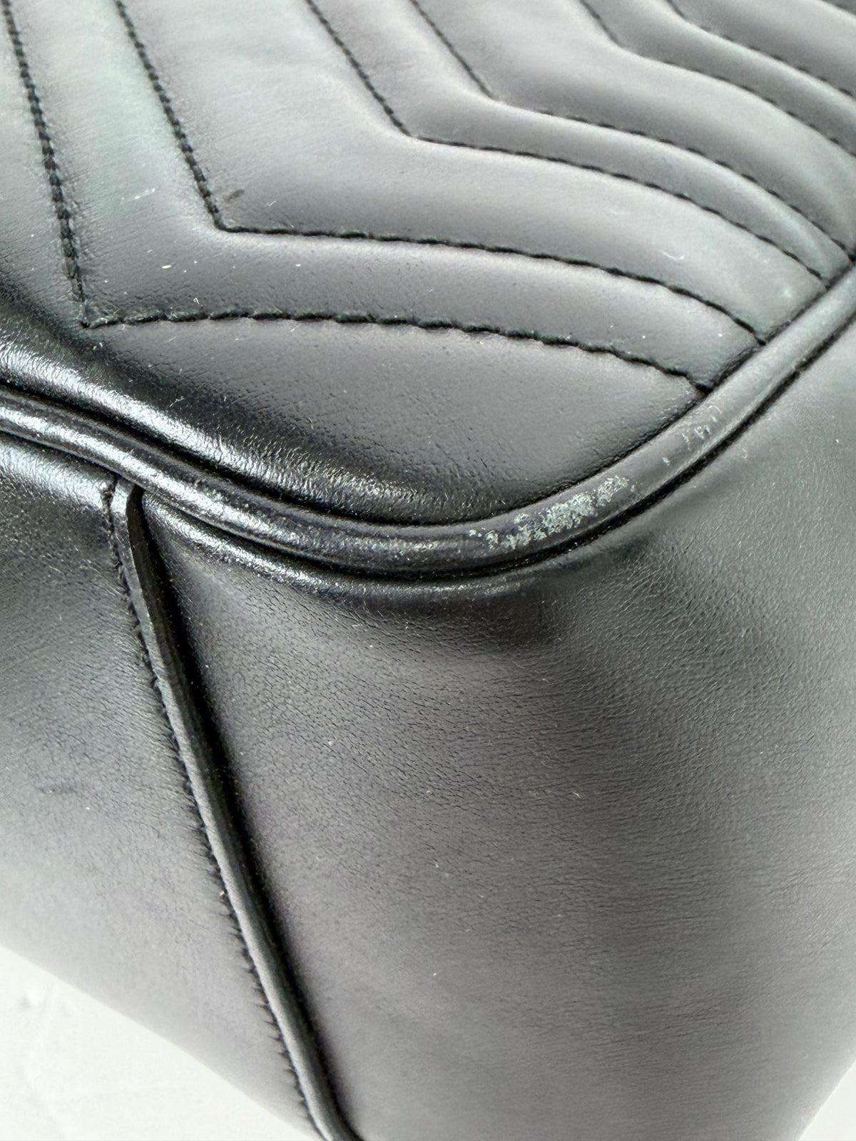 Gucci GG Marmont Top Handle Flap Bag Medium in Black Quilted Leather YS18