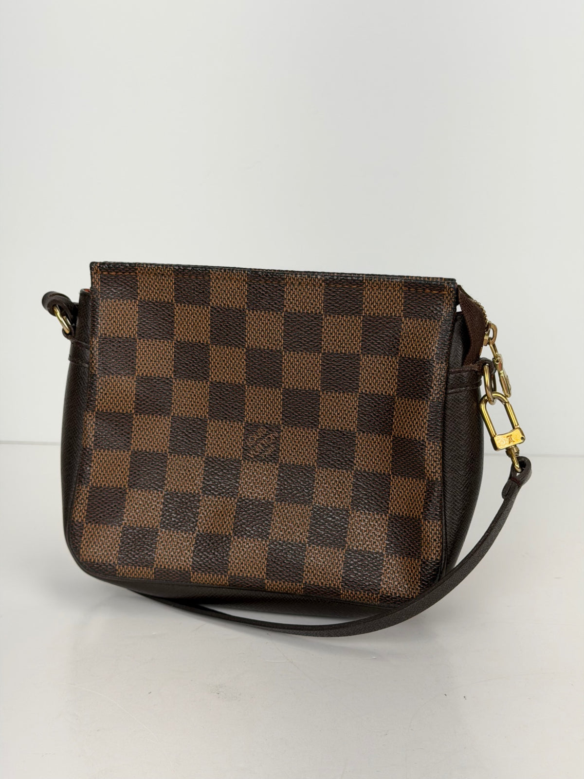 Louis Vuitton Damier Ebene crossbody bag front view